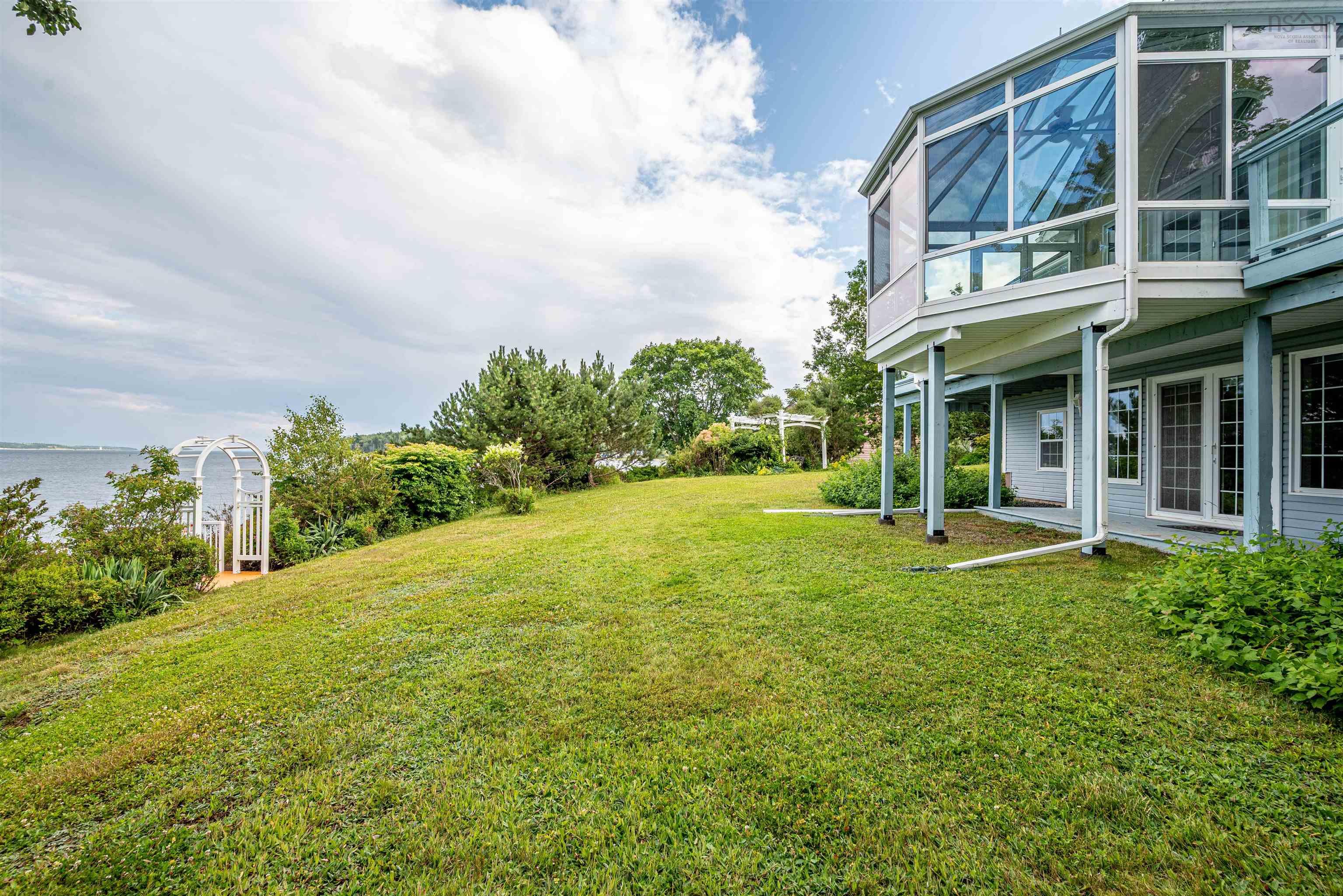 18 Keefe Drive, Purcell's Cove, NS (MLS 202518841)