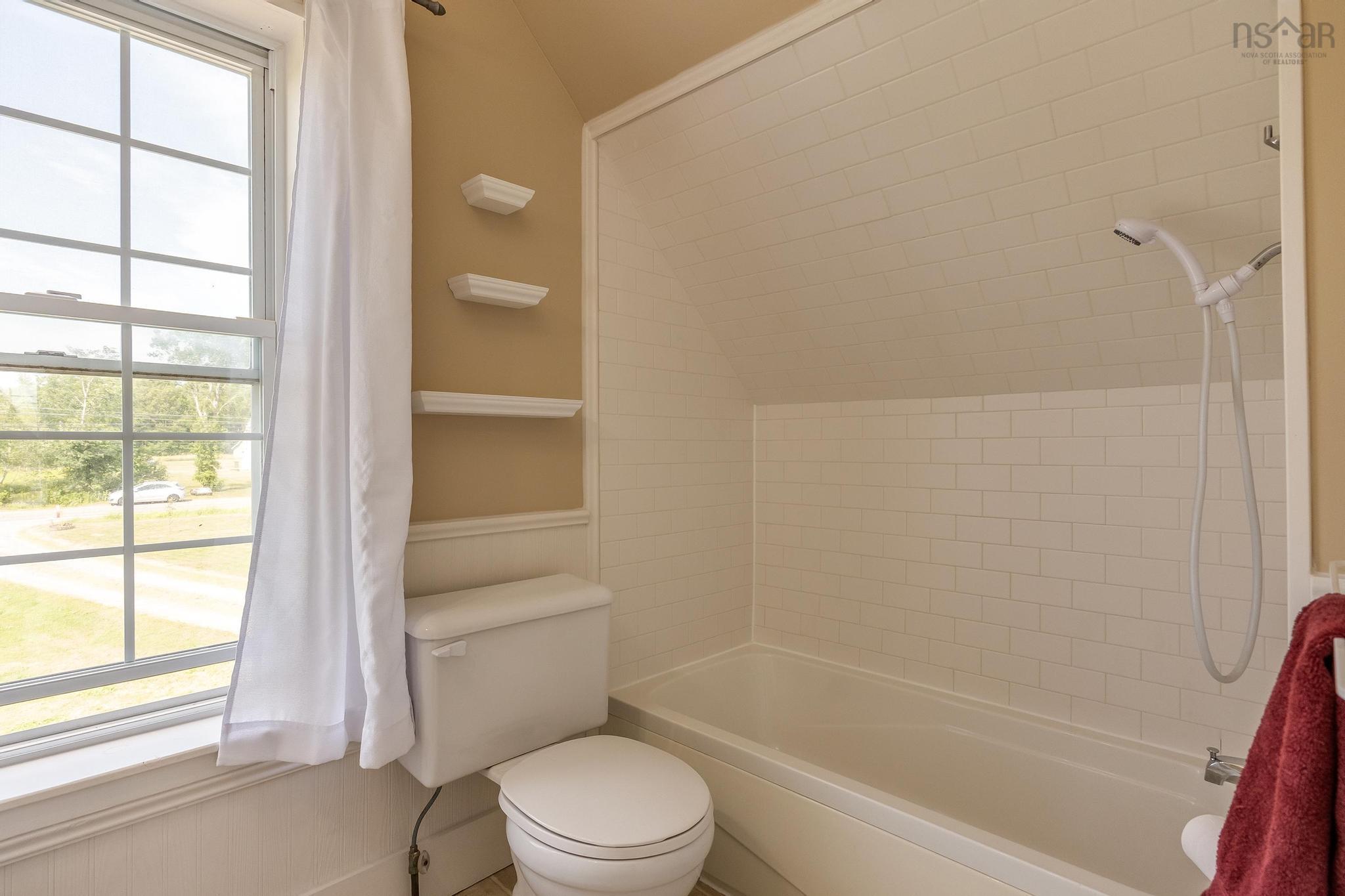 $560,000.00: 710 Main Street, Lawrencetown