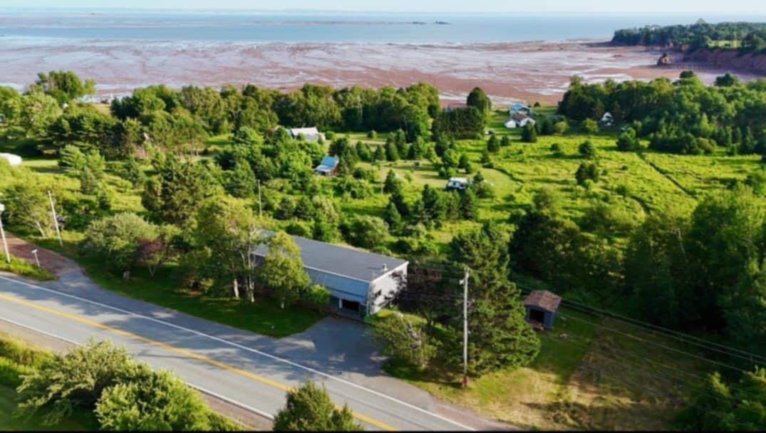 $260,000.00: 1994 Highway 2, Economy