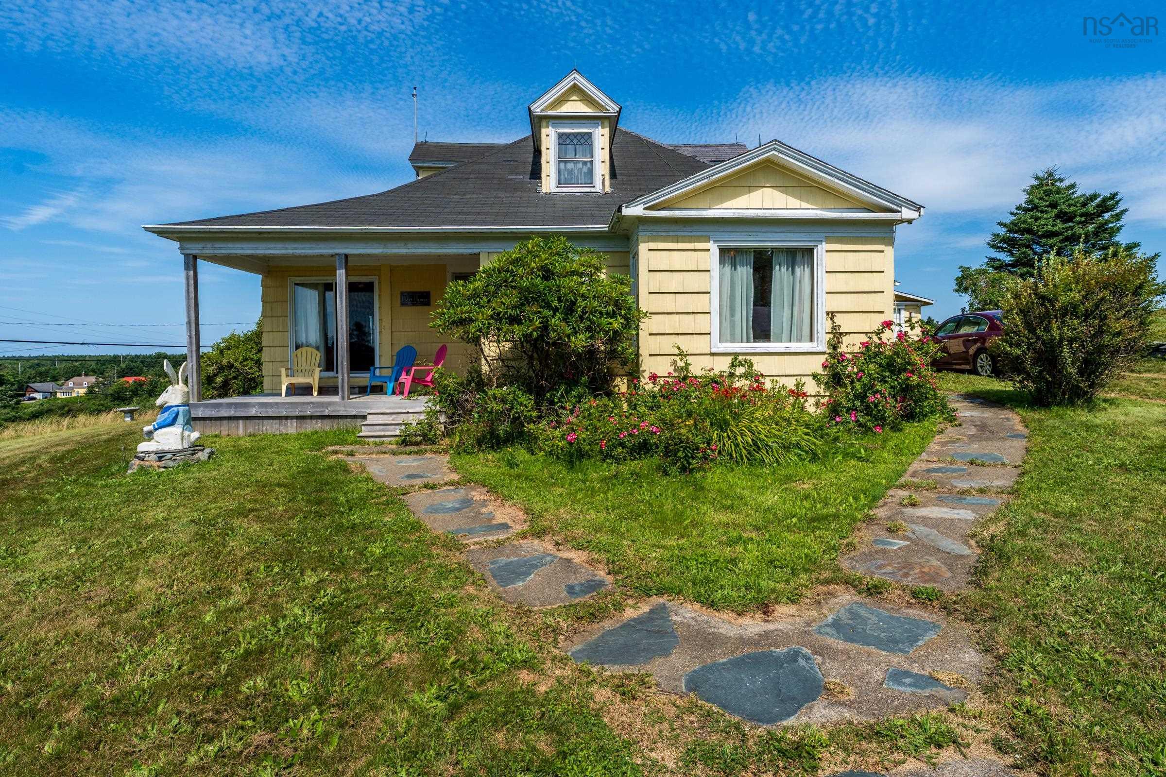 $319,900.00: 2504 Highway 1, Darlings Lake