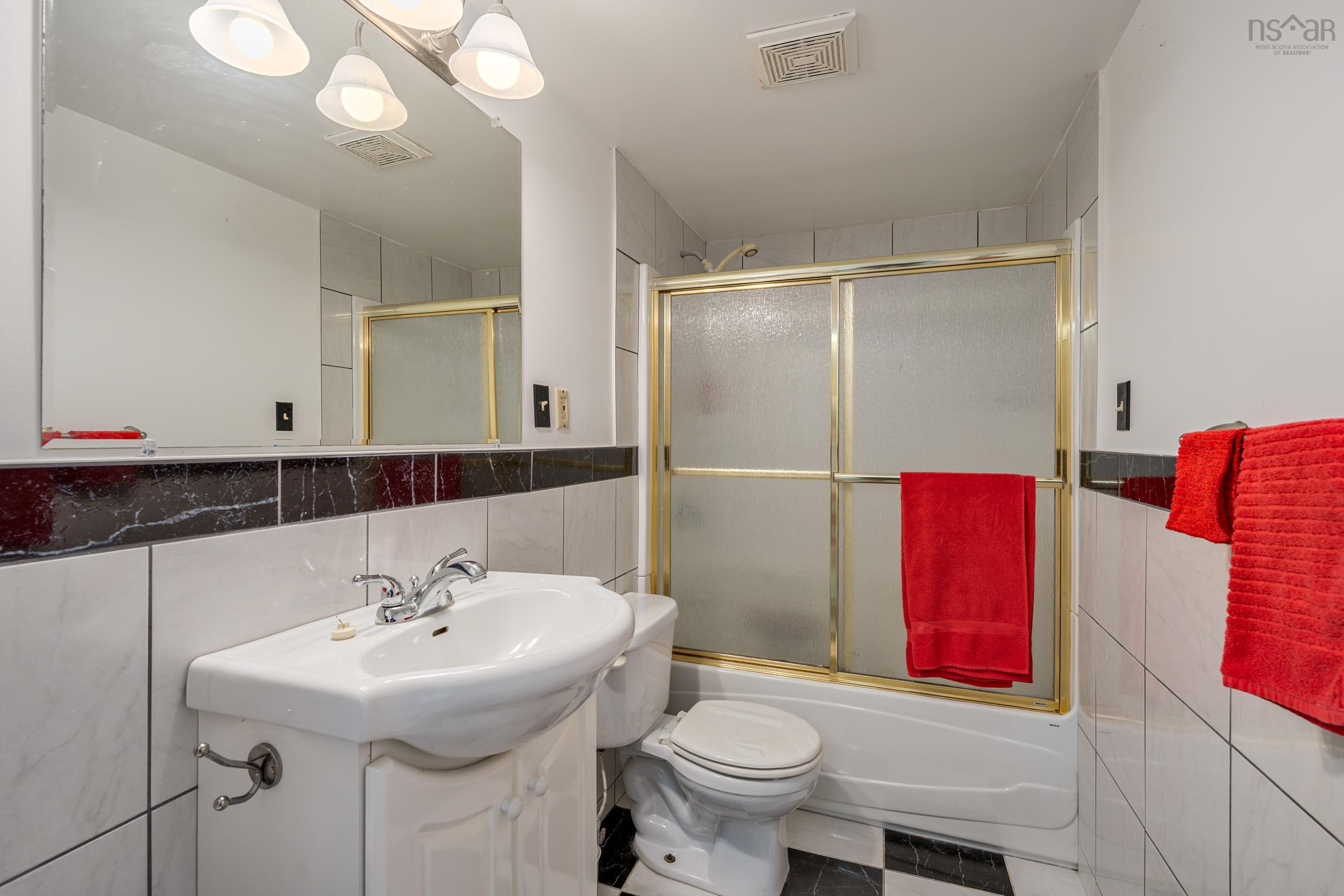 $319,900.00: 2504 Highway 1, Darlings Lake