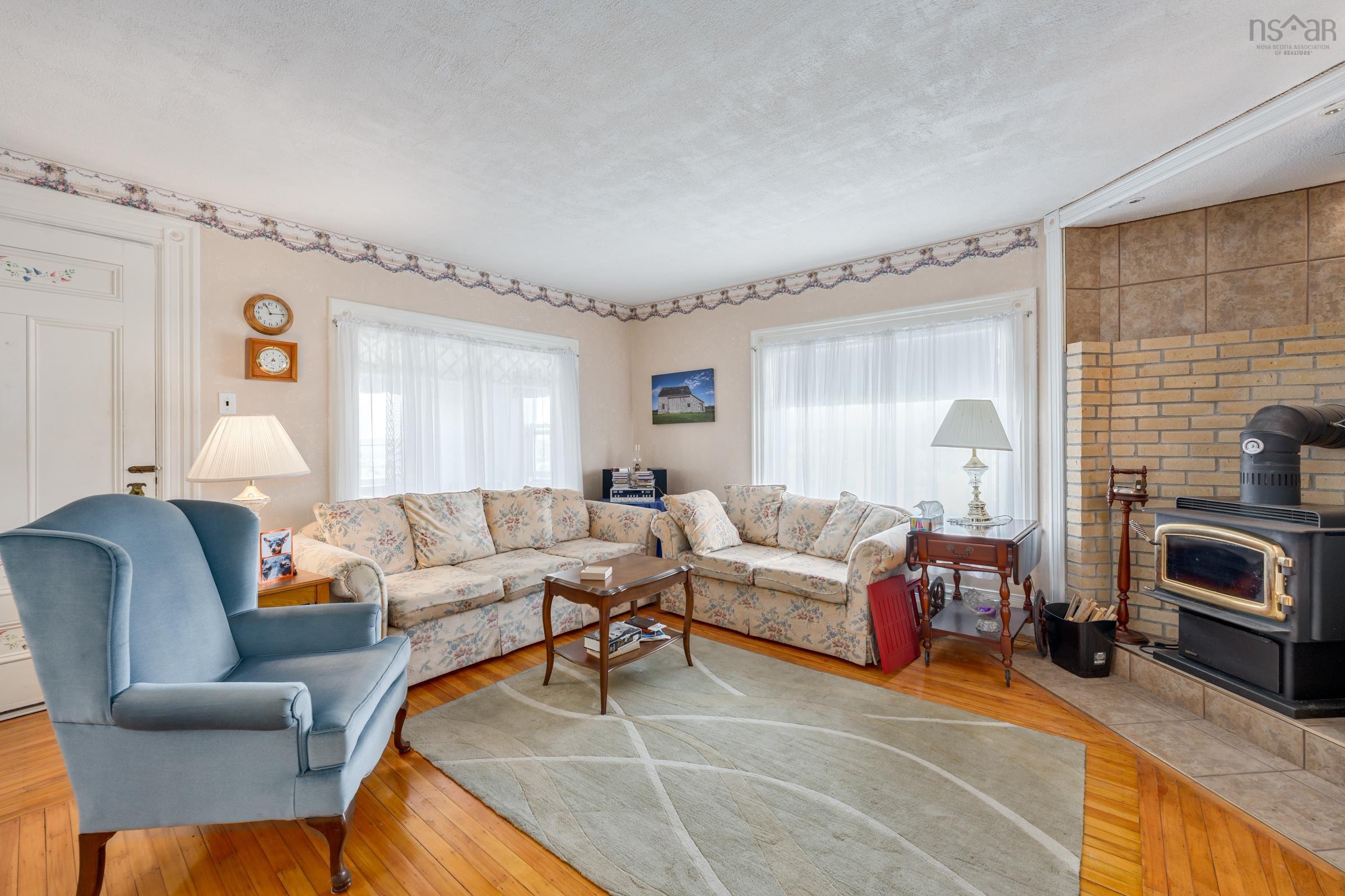 $319,900.00: 2504 Highway 1, Darlings Lake