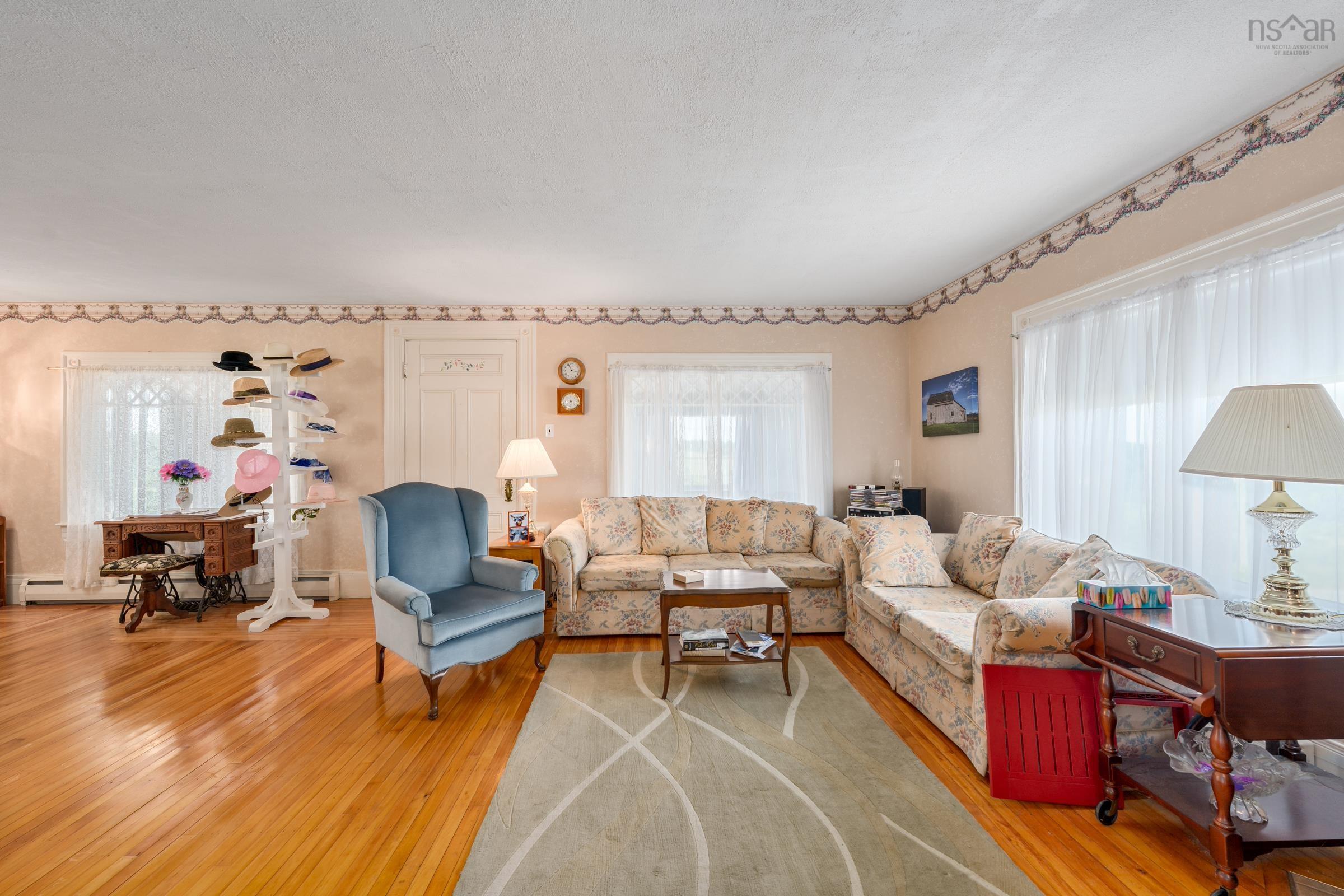 $319,900.00: 2504 Highway 1, Darlings Lake