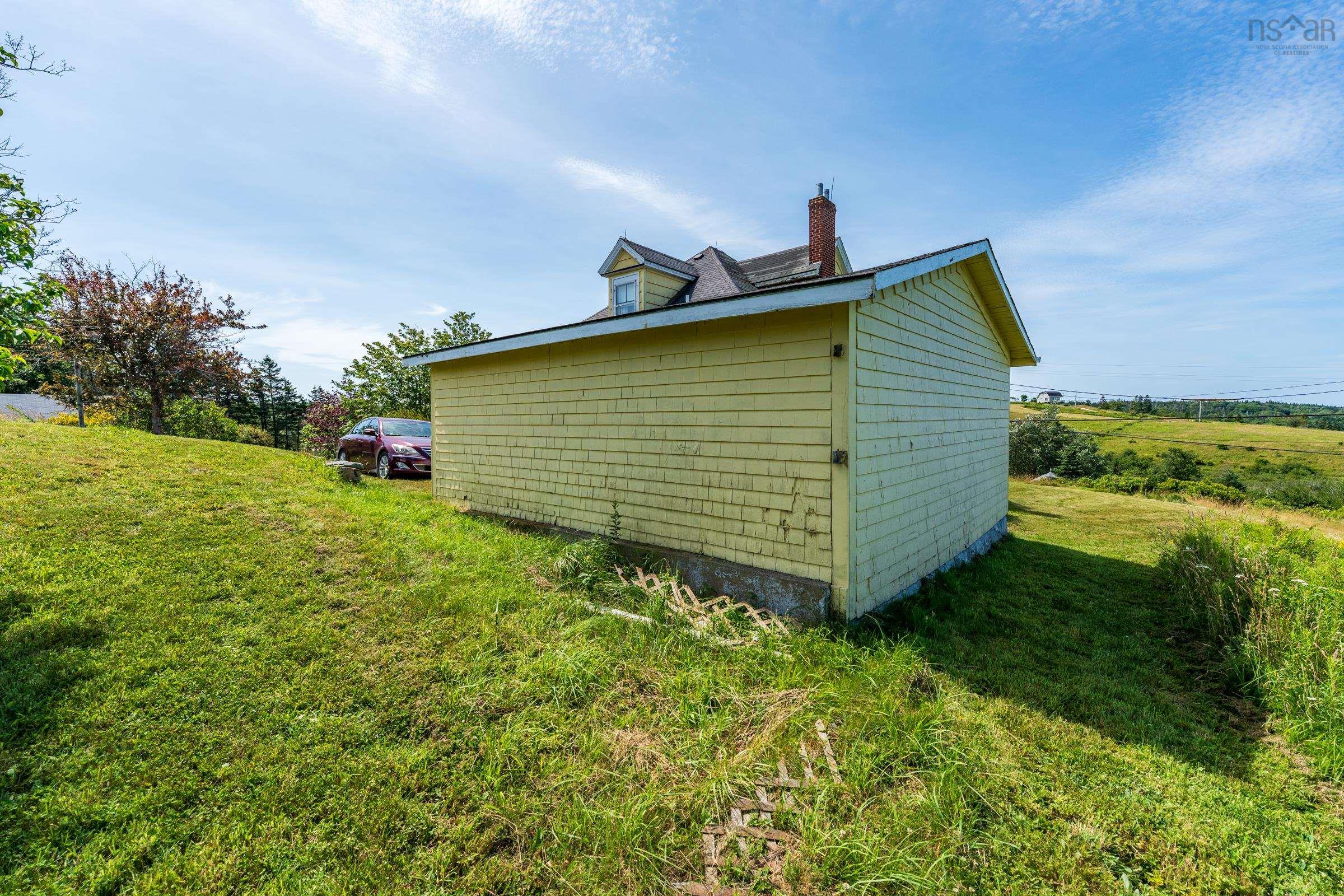 $319,900.00: 2504 Highway 1, Darlings Lake