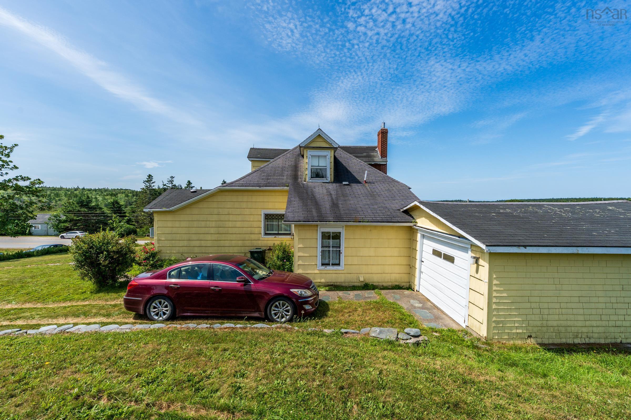 $319,900.00: 2504 Highway 1, Darlings Lake