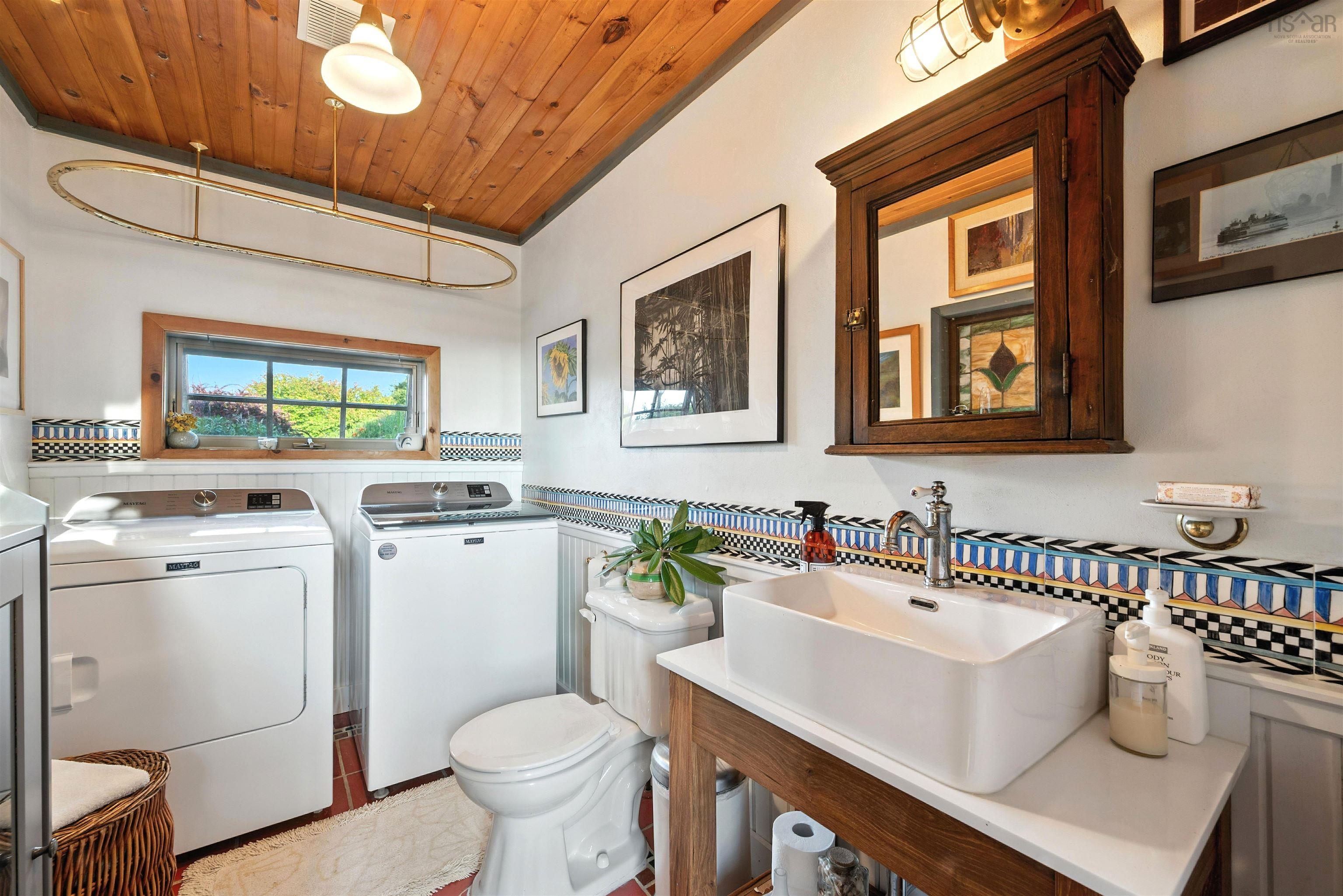 $1,295,000.00: 1618 McLeans Lake Road, Port L