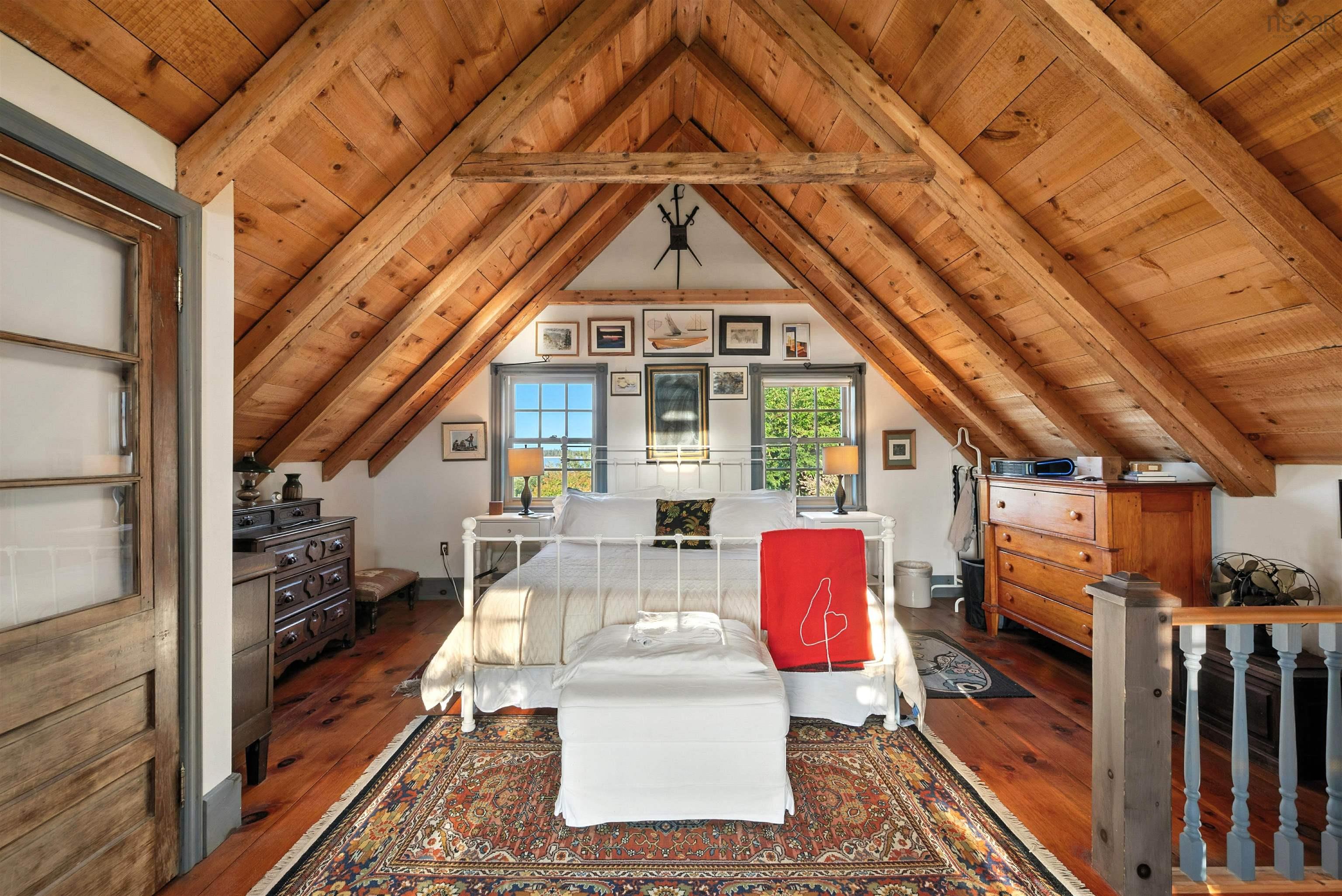 $1,295,000.00: 1618 McLeans Lake Road, Port L