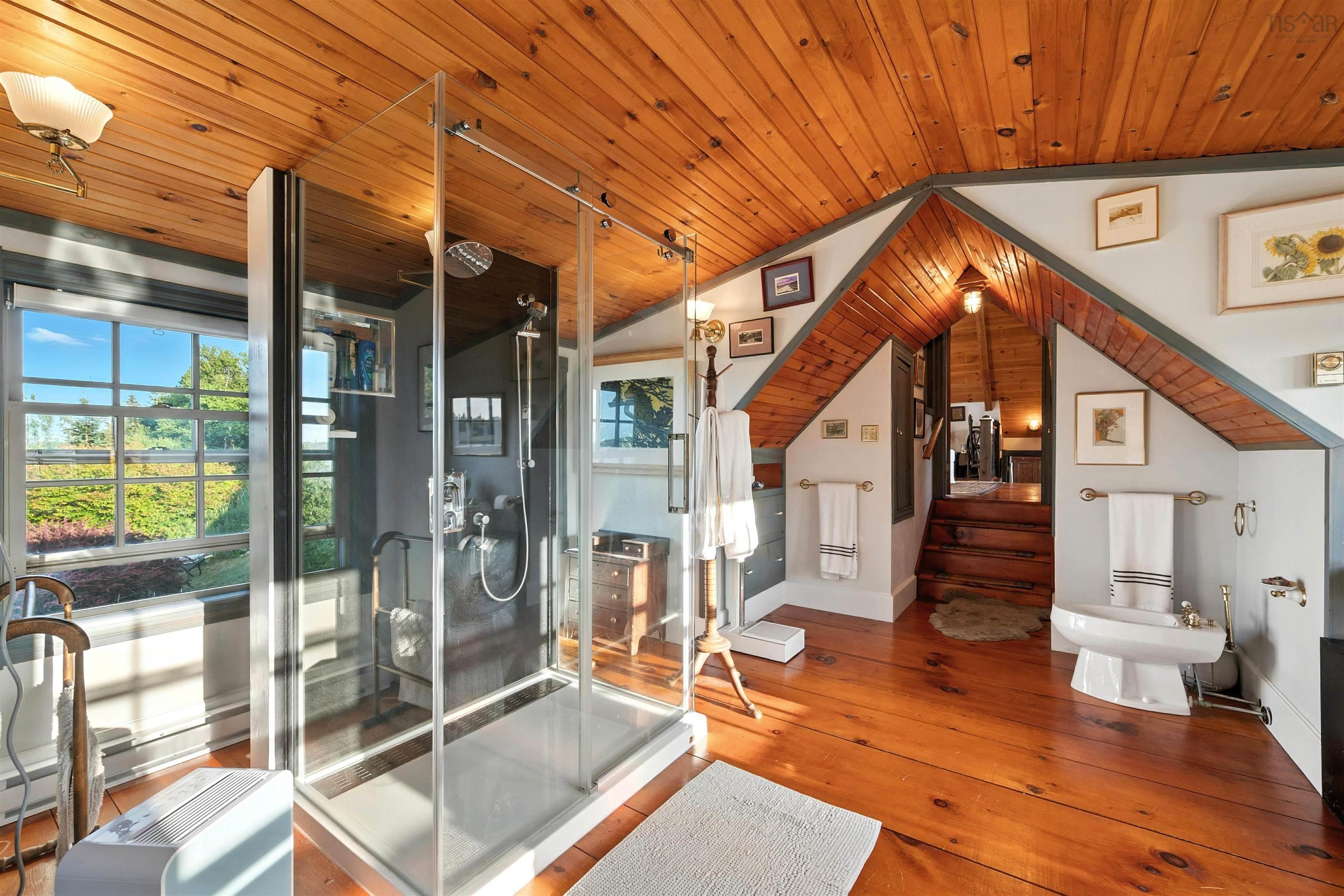 $1,295,000.00: 1618 McLeans Lake Road, Port L