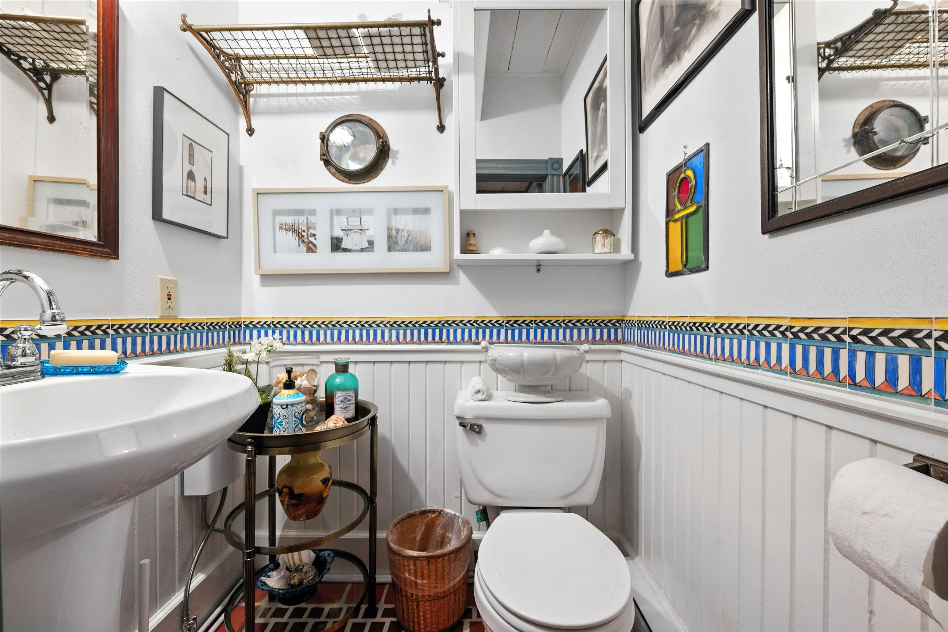 $1,295,000.00: 1618 McLeans Lake Road, Port L