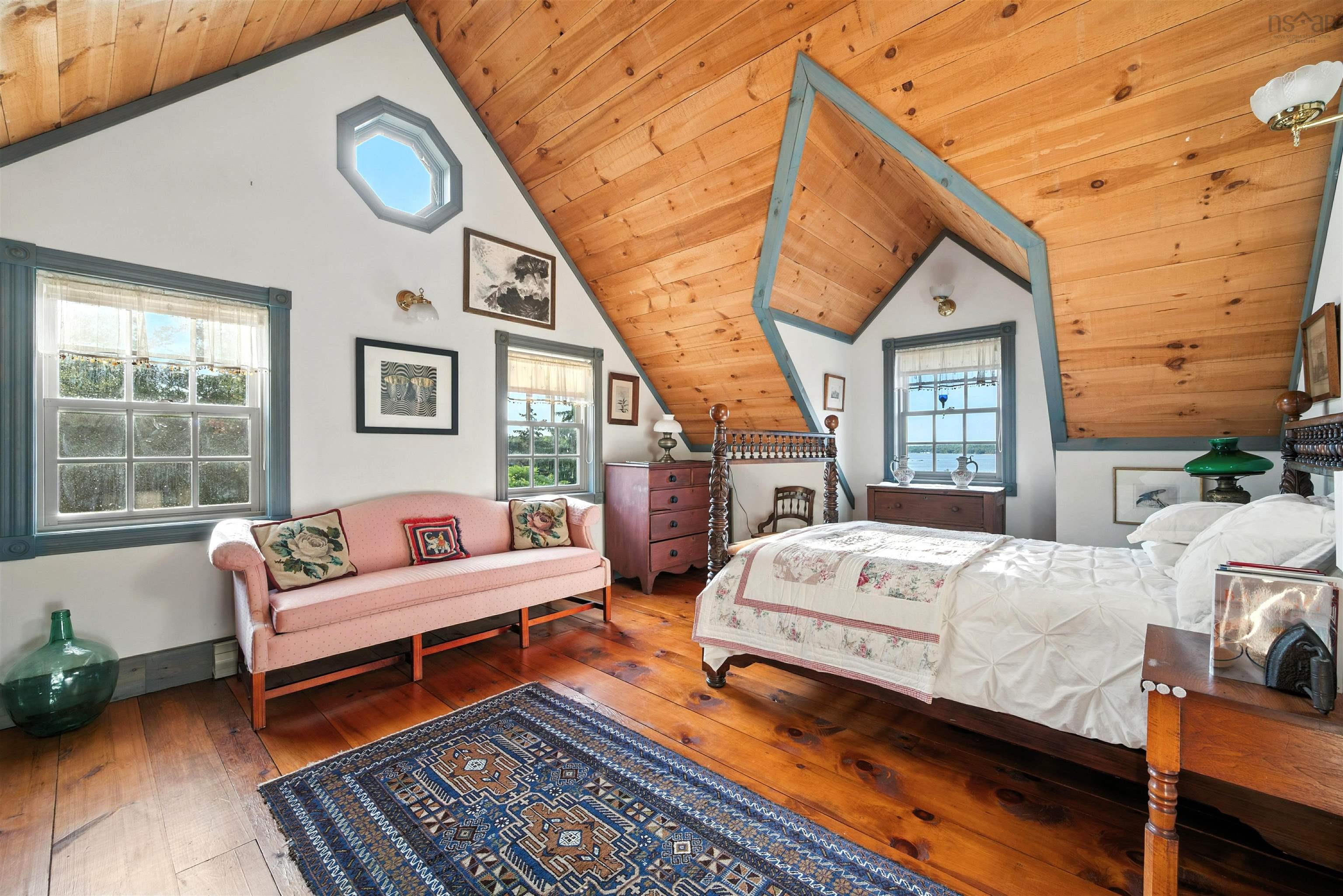 $1,295,000.00: 1618 McLeans Lake Road, Port L