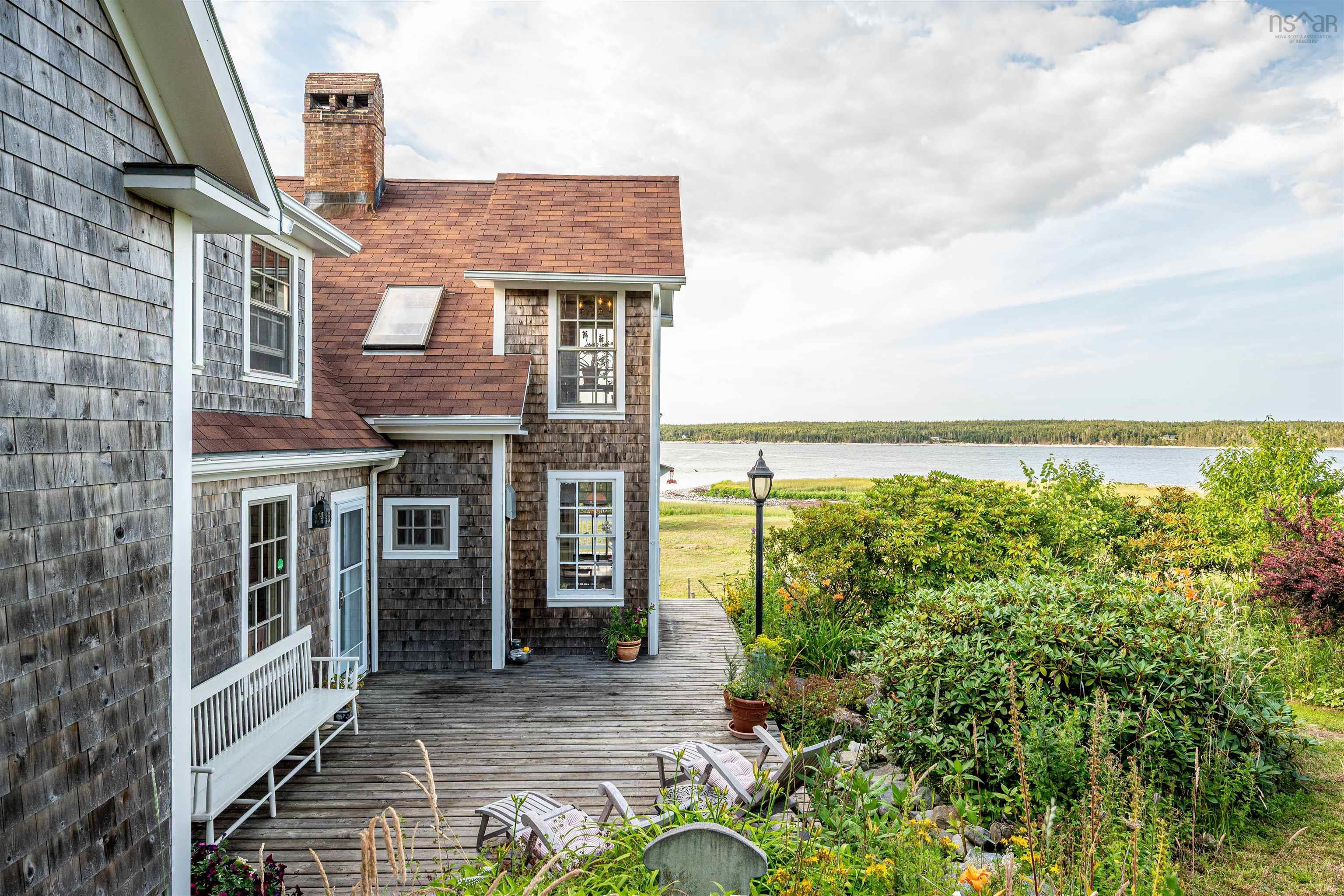 $1,295,000.00: 1618 McLeans Lake Road, Port L