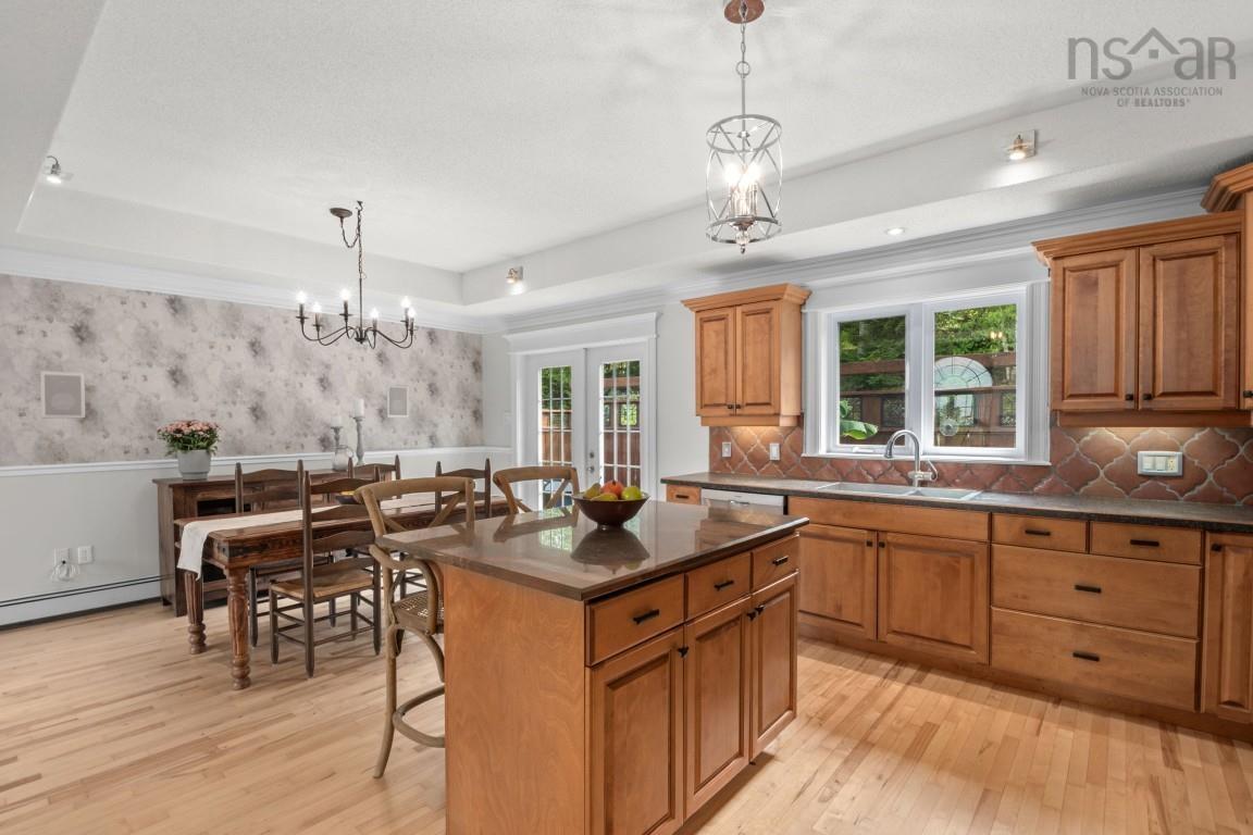 $769,900.00: 28 Glenmont Avenue, Bedford