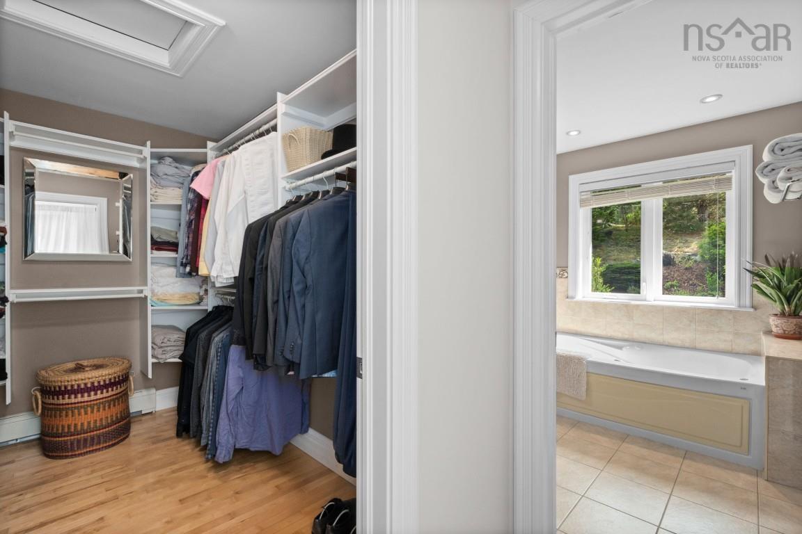 $769,900.00: 28 Glenmont Avenue, Bedford