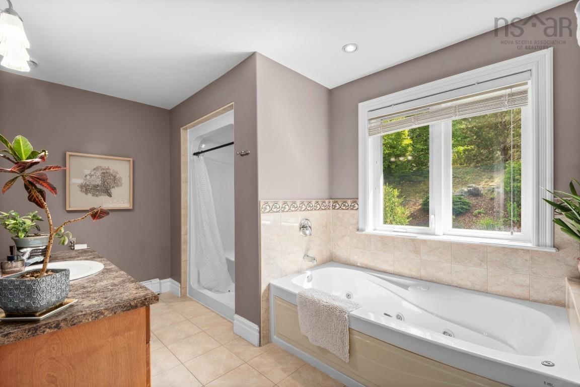 $769,900.00: 28 Glenmont Avenue, Bedford