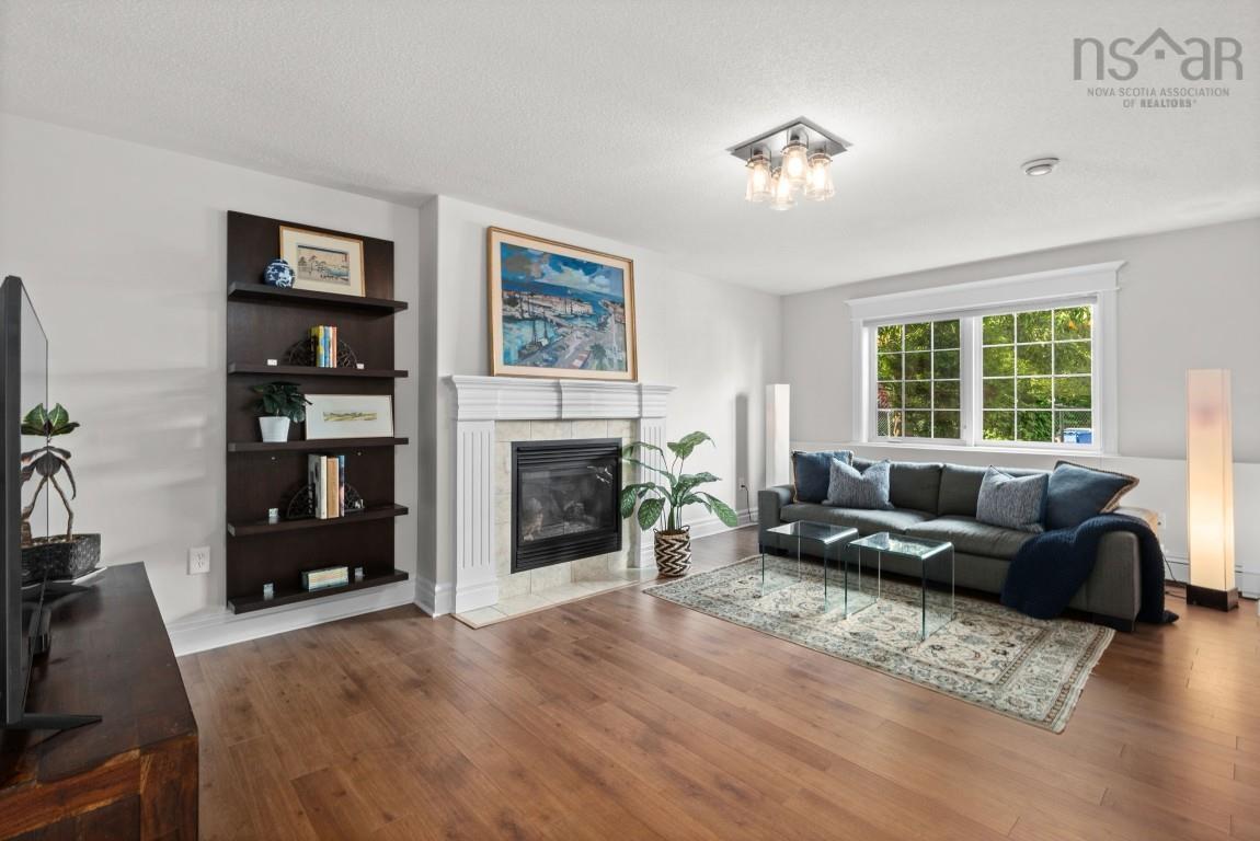 $769,900.00: 28 Glenmont Avenue, Bedford