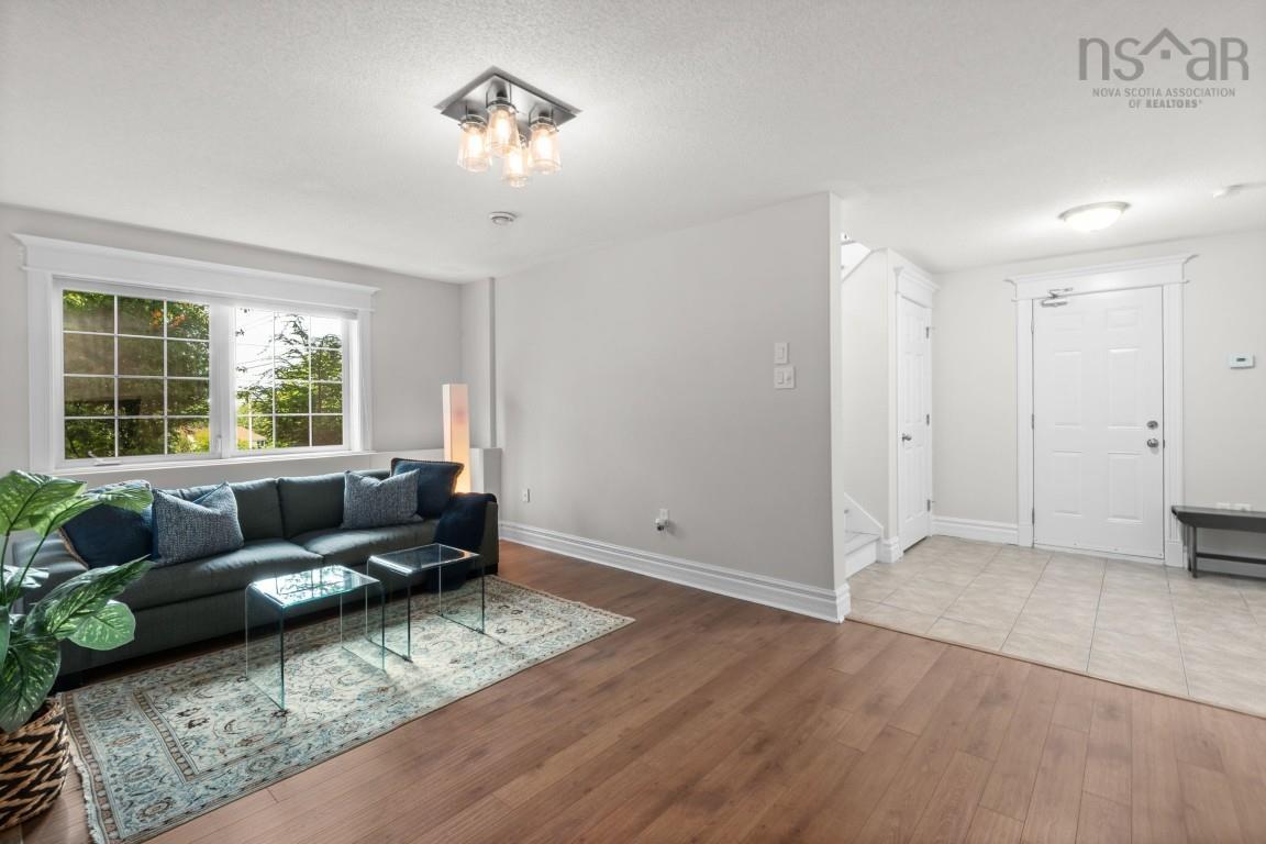 $769,900.00: 28 Glenmont Avenue, Bedford