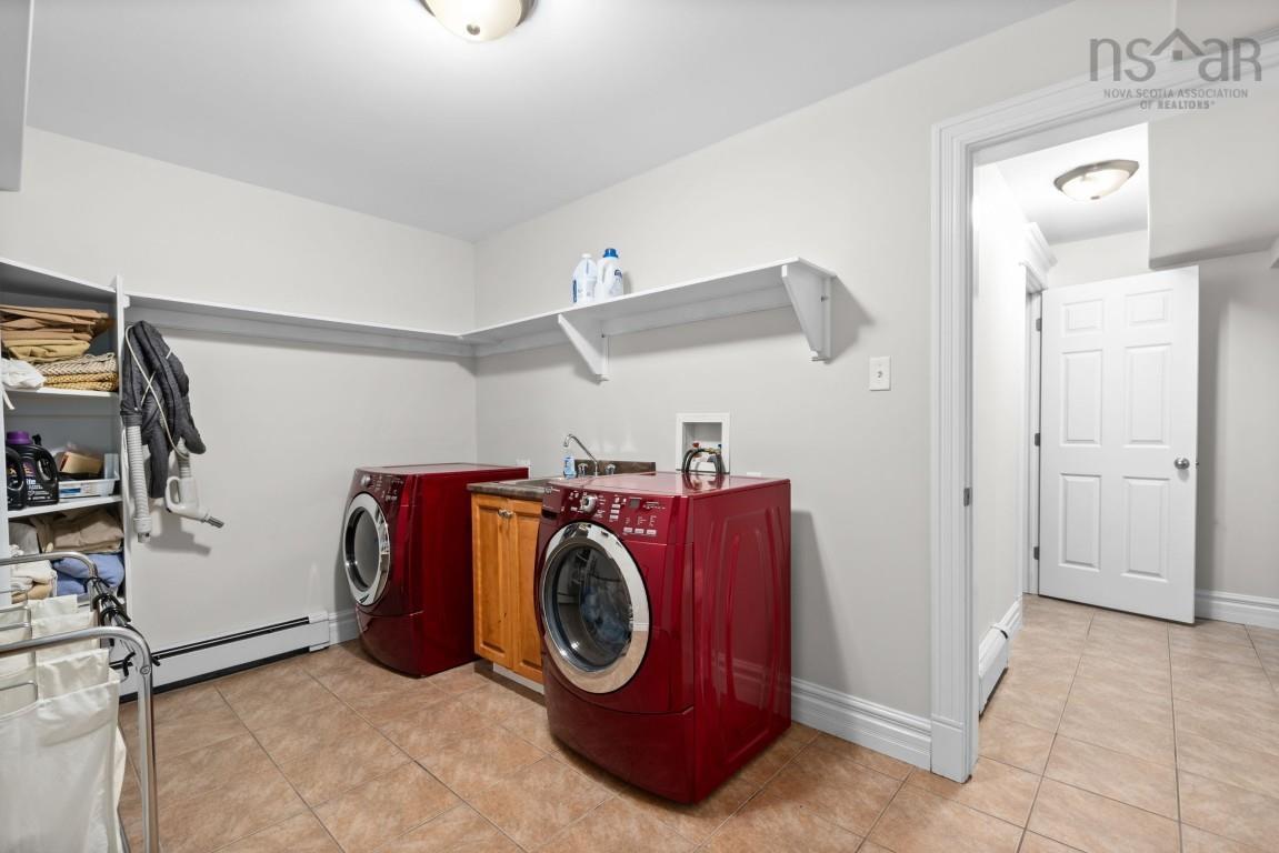 $769,900.00: 28 Glenmont Avenue, Bedford