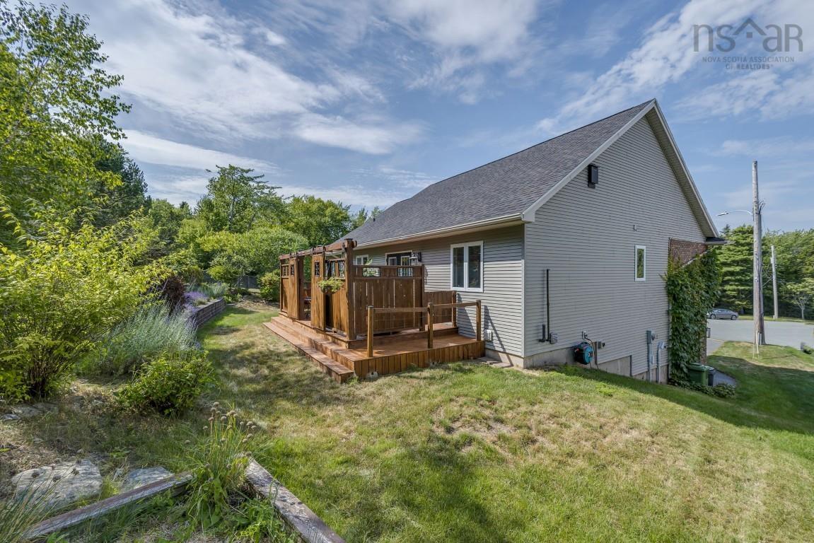 $769,900.00: 28 Glenmont Avenue, Bedford