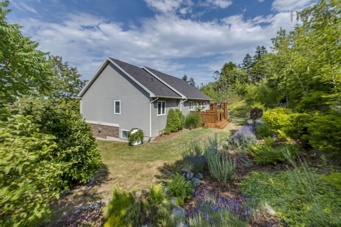 $769,900.00: 28 Glenmont Avenue, Bedford