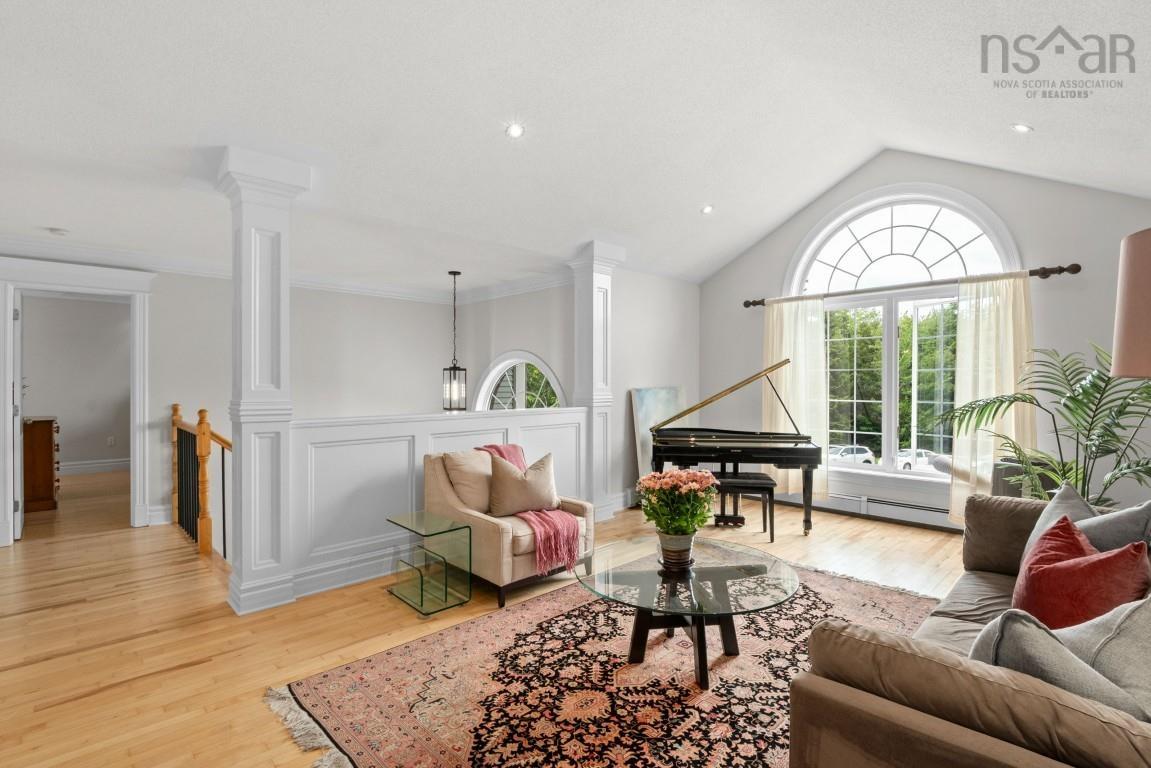 $769,900.00: 28 Glenmont Avenue, Bedford