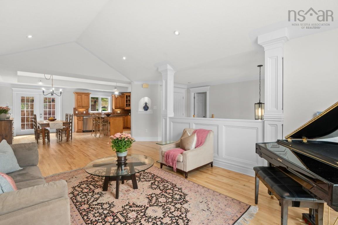 $769,900.00: 28 Glenmont Avenue, Bedford