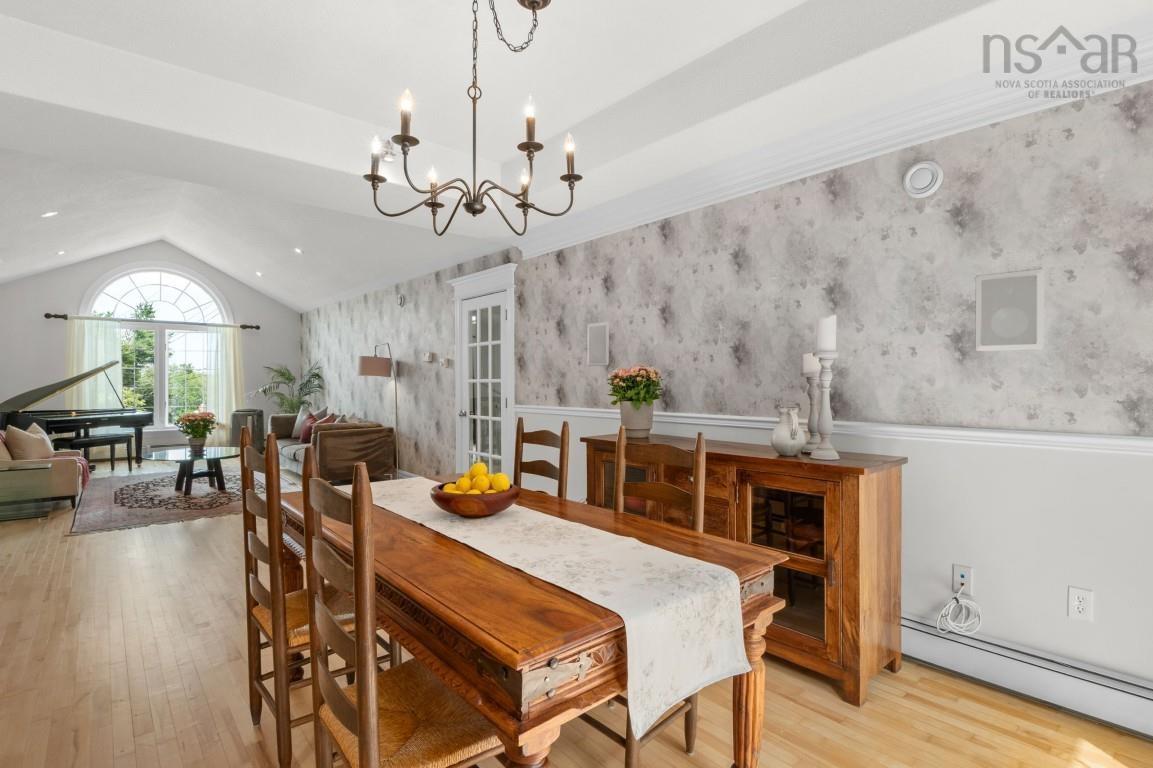 $769,900.00: 28 Glenmont Avenue, Bedford