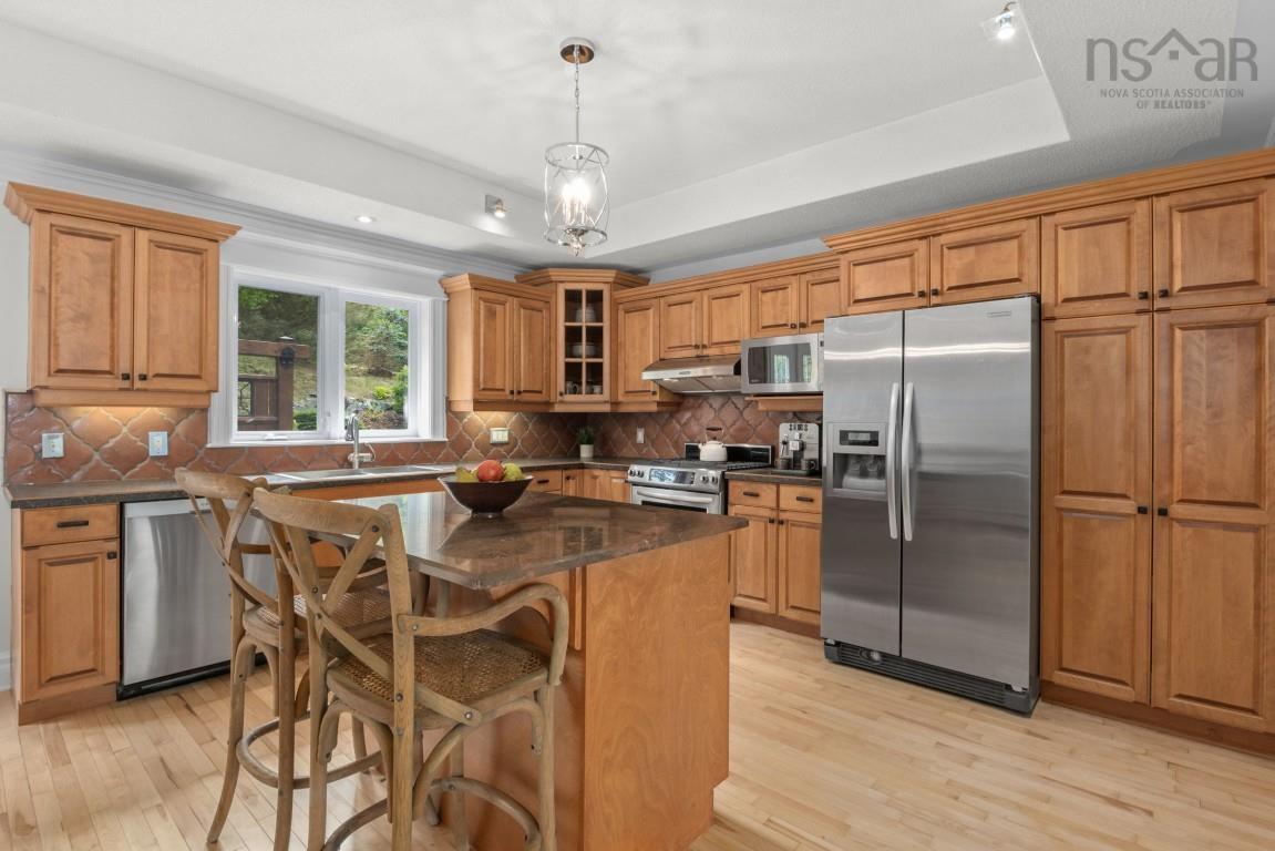 $769,900.00: 28 Glenmont Avenue, Bedford