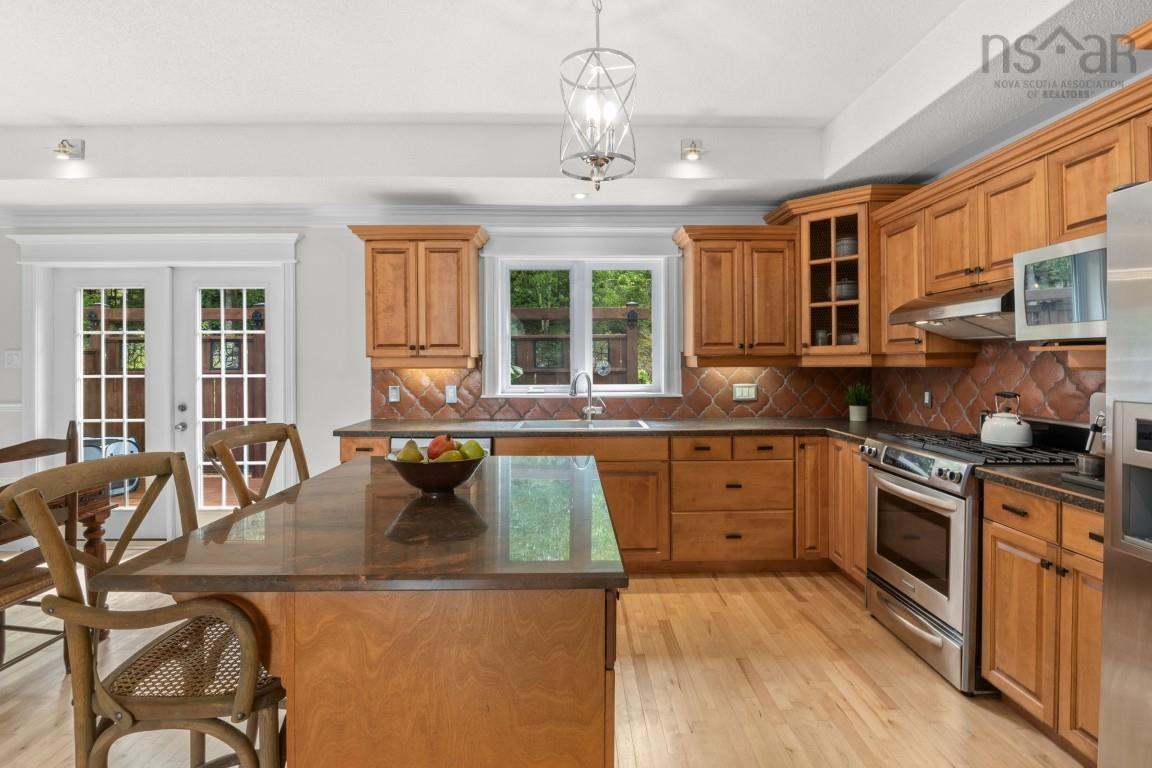 $769,900.00: 28 Glenmont Avenue, Bedford