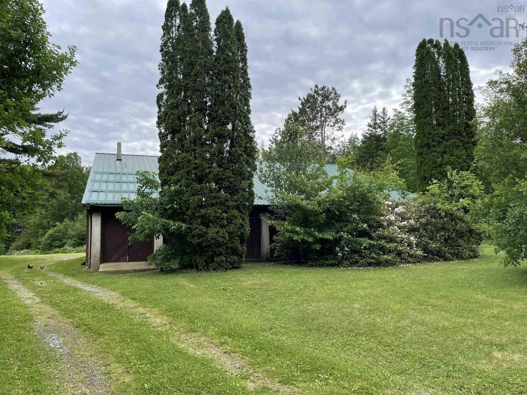 $365,000.00: 1413 West Caledonia Road, West Caledonia