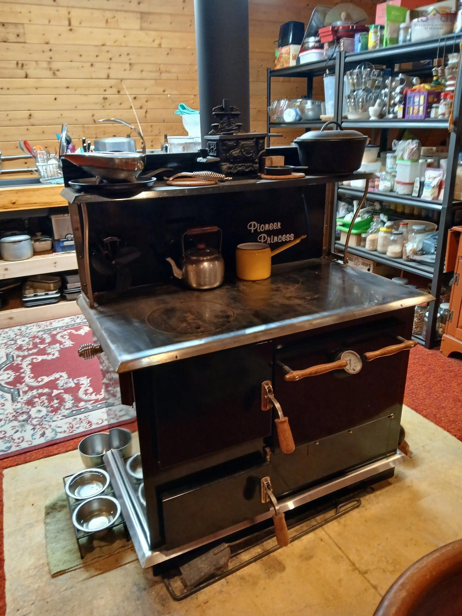 $365,000.00: 1413 West Caledonia Road, West Caledonia