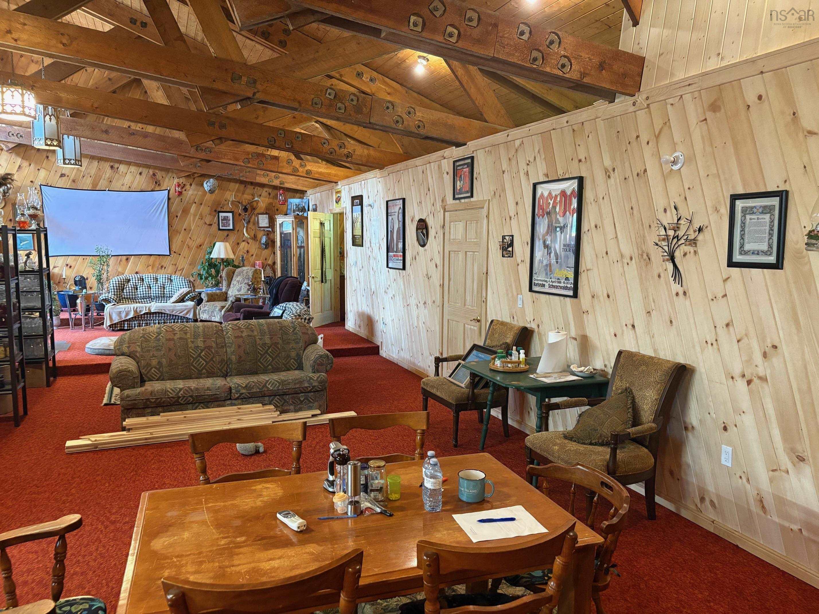 $365,000.00: 1413 West Caledonia Road, West Caledonia