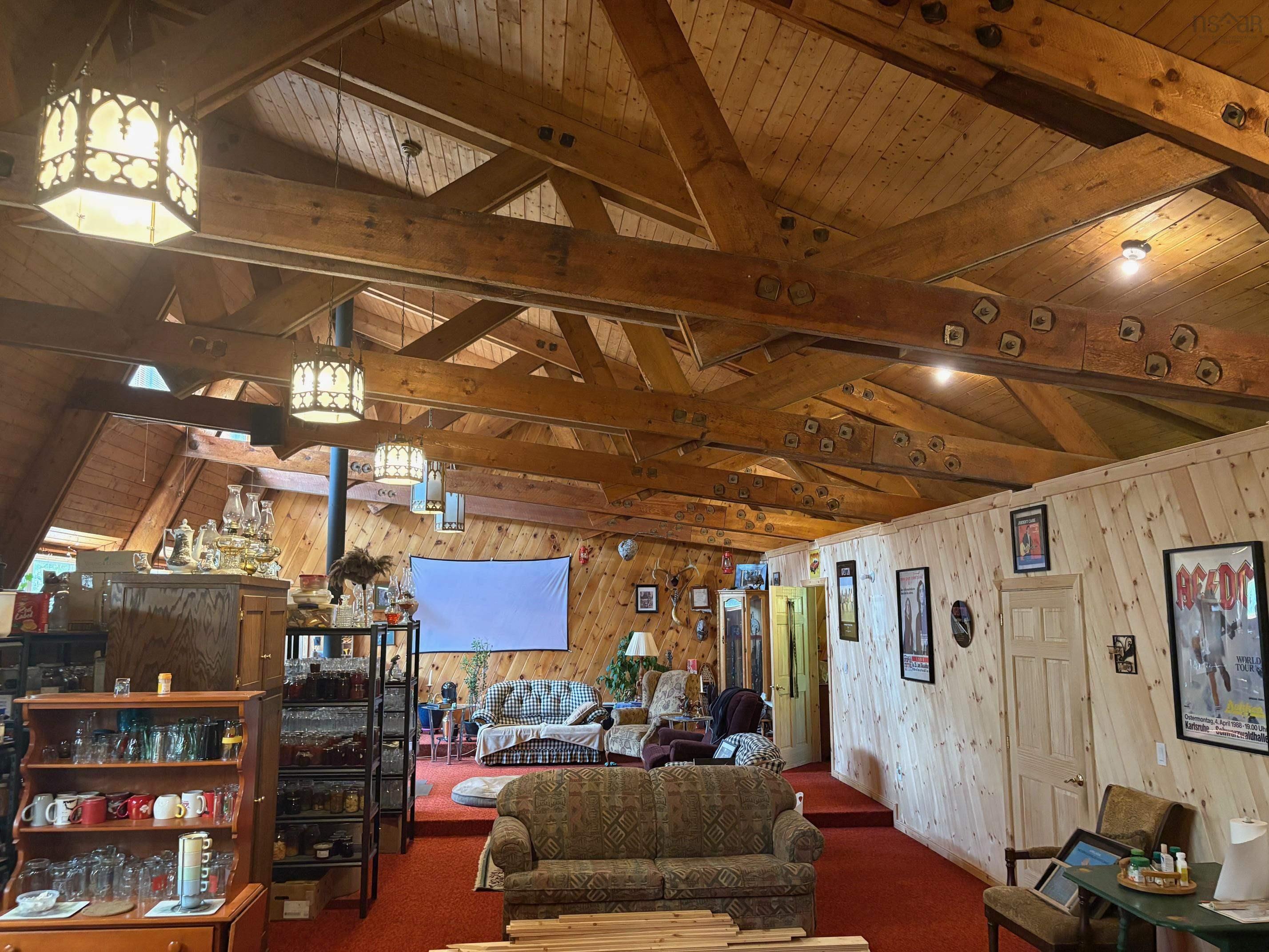 $365,000.00: 1413 West Caledonia Road, West Caledonia