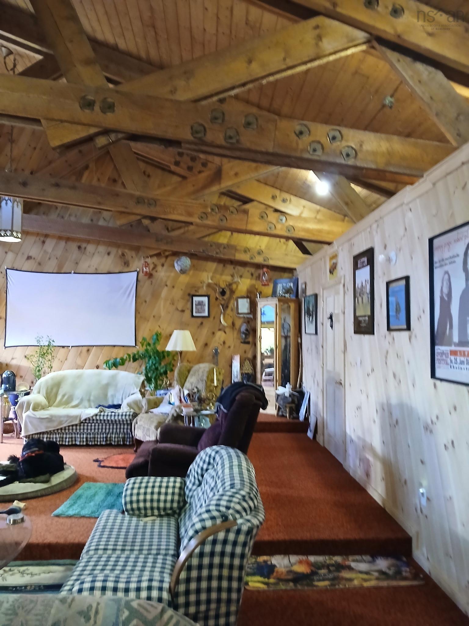 $365,000.00: 1413 West Caledonia Road, West Caledonia