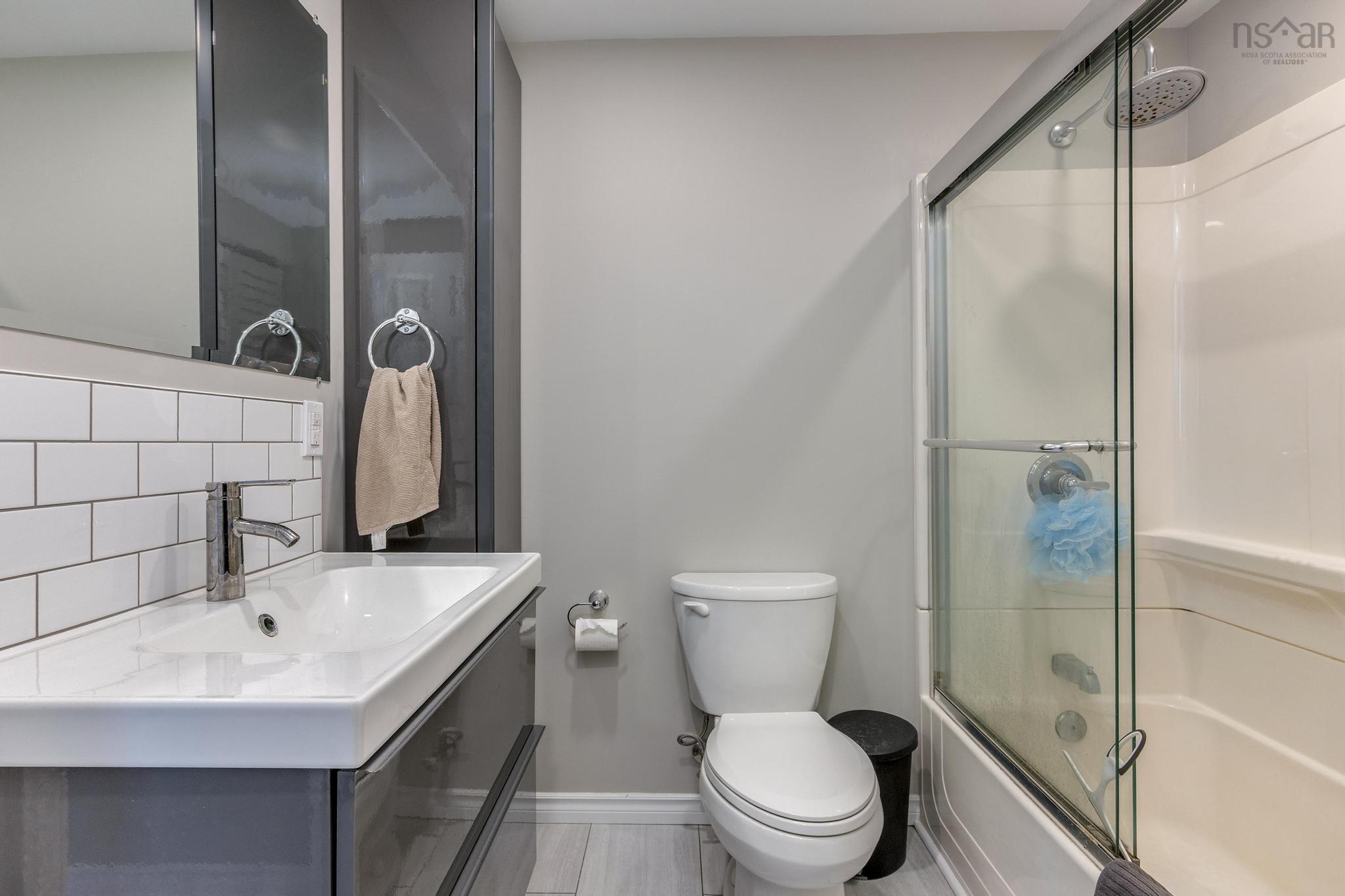 $214,900.00: 6 Lacomb Drive, Dartmouth