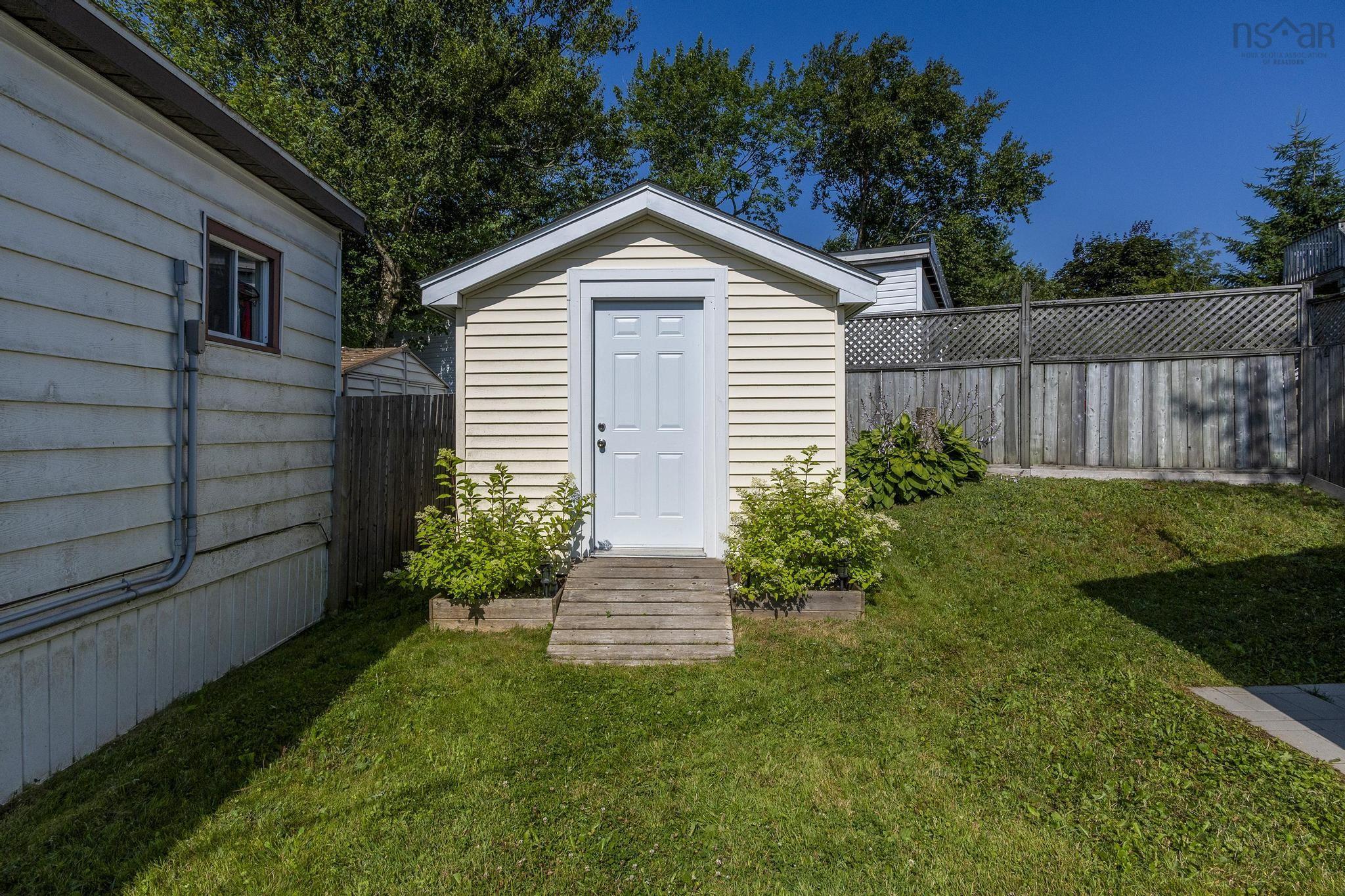 $214,900.00: 6 Lacomb Drive, Dartmouth