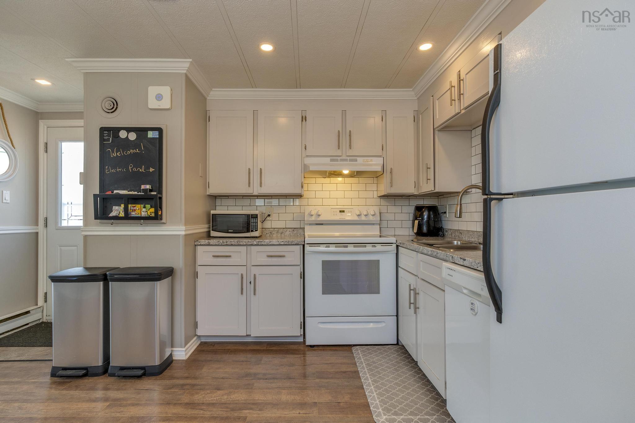 $214,900.00: 6 Lacomb Drive, Dartmouth