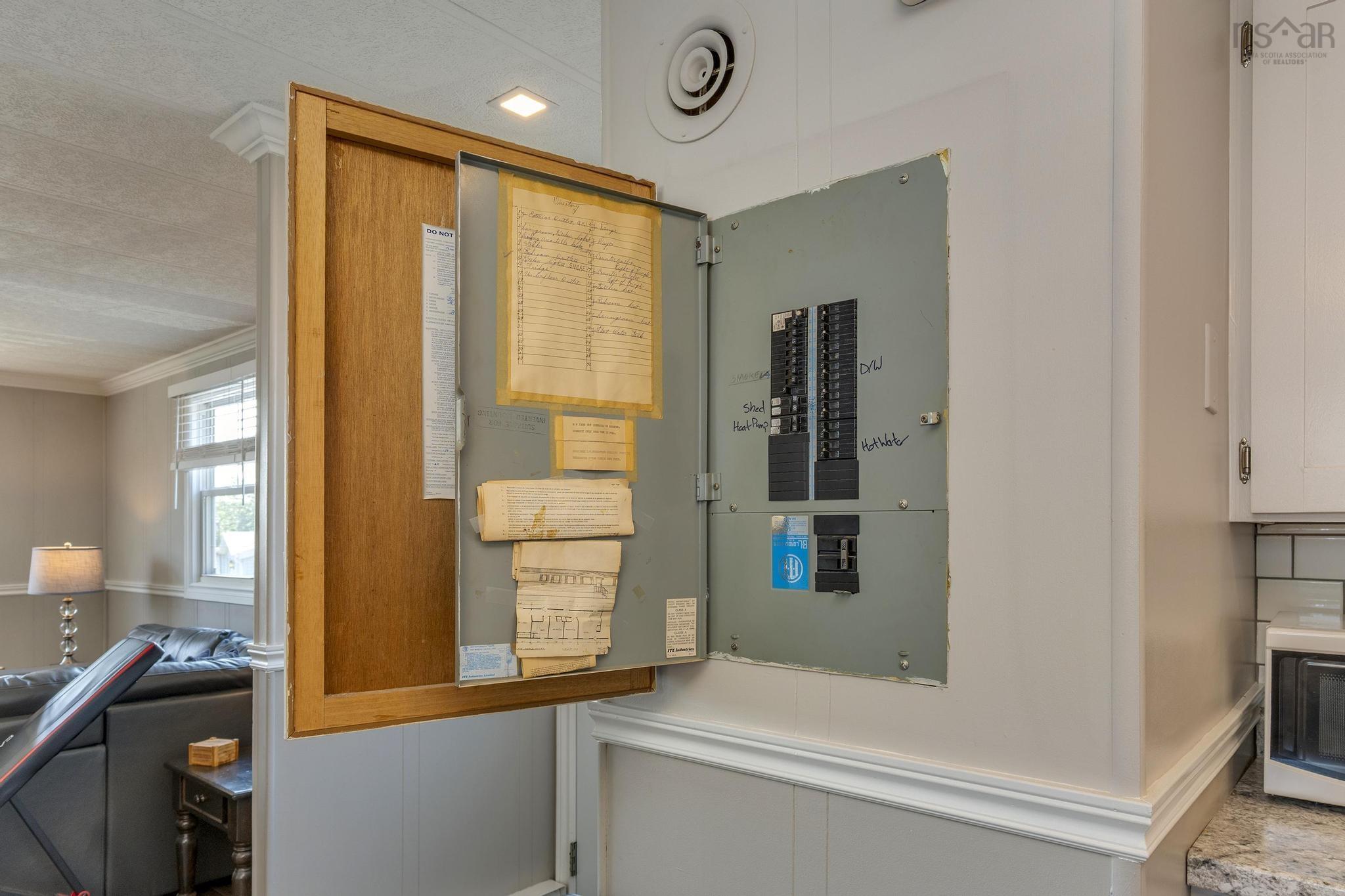 $214,900.00: 6 Lacomb Drive, Dartmouth