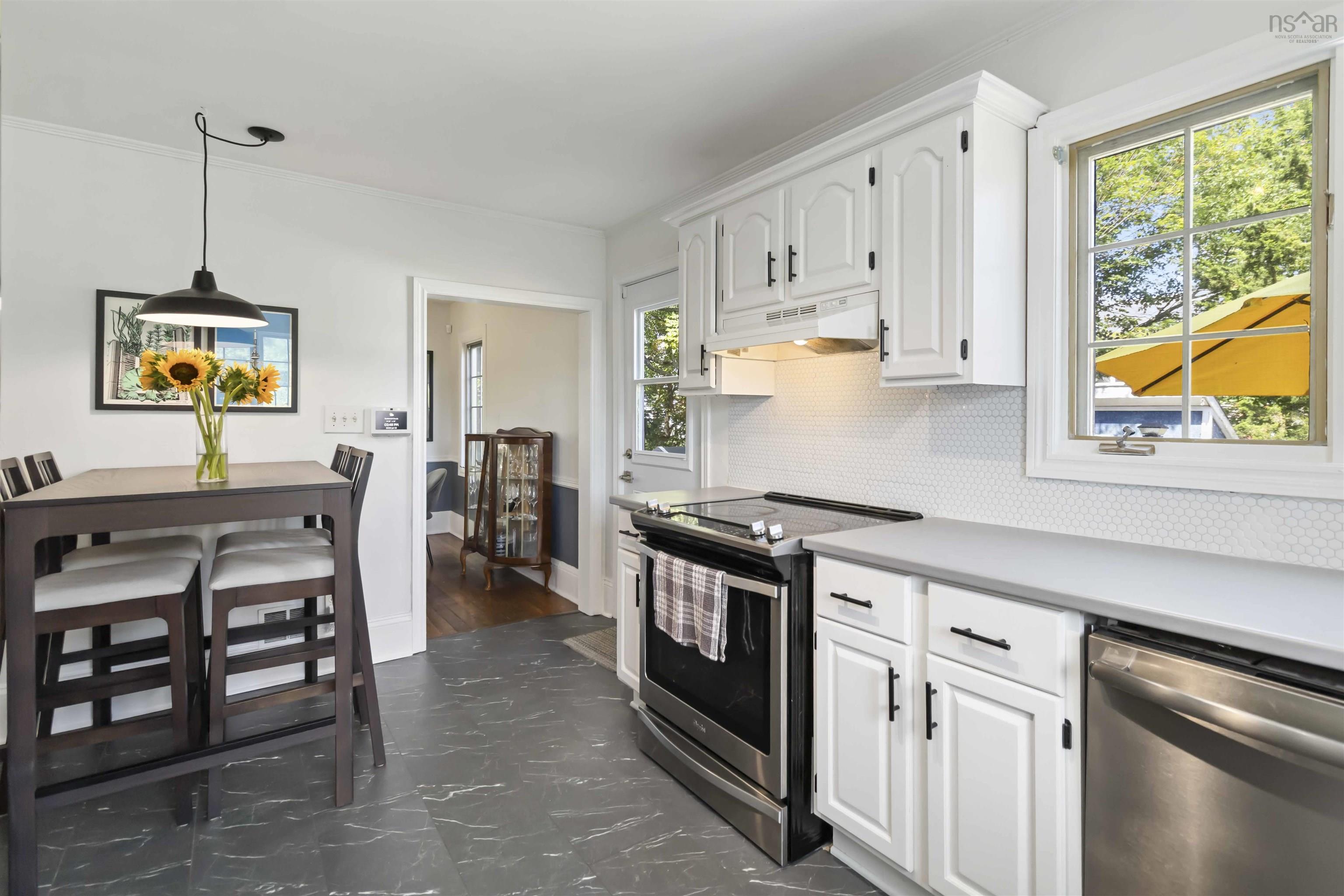 $565,000.00: 8 Power Street, Dartmouth