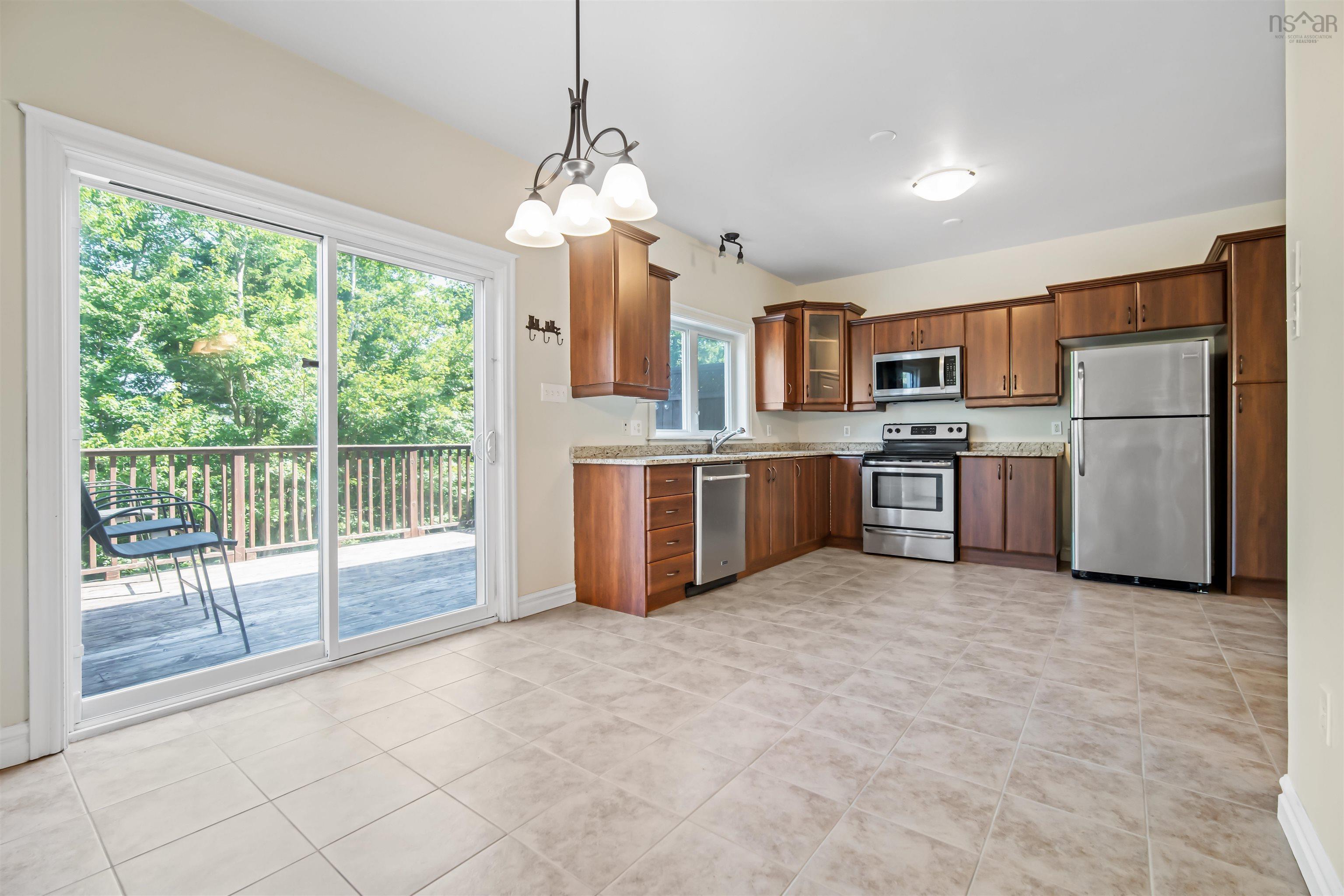 $640,000.00: 37 Stockton Ridge, Bedford South