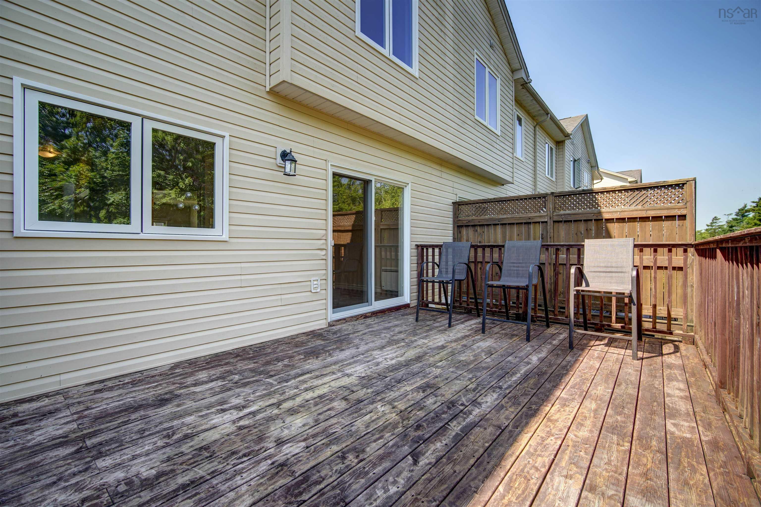 $640,000.00: 37 Stockton Ridge, Bedford South