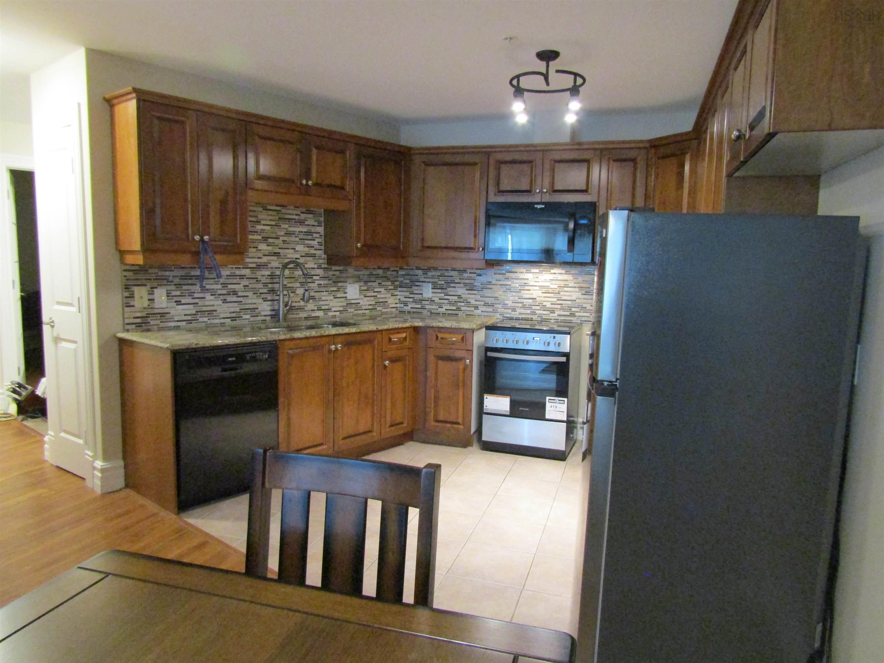 $499,900.00: 205 87 Pebblecreek Crescent, Dartmouth