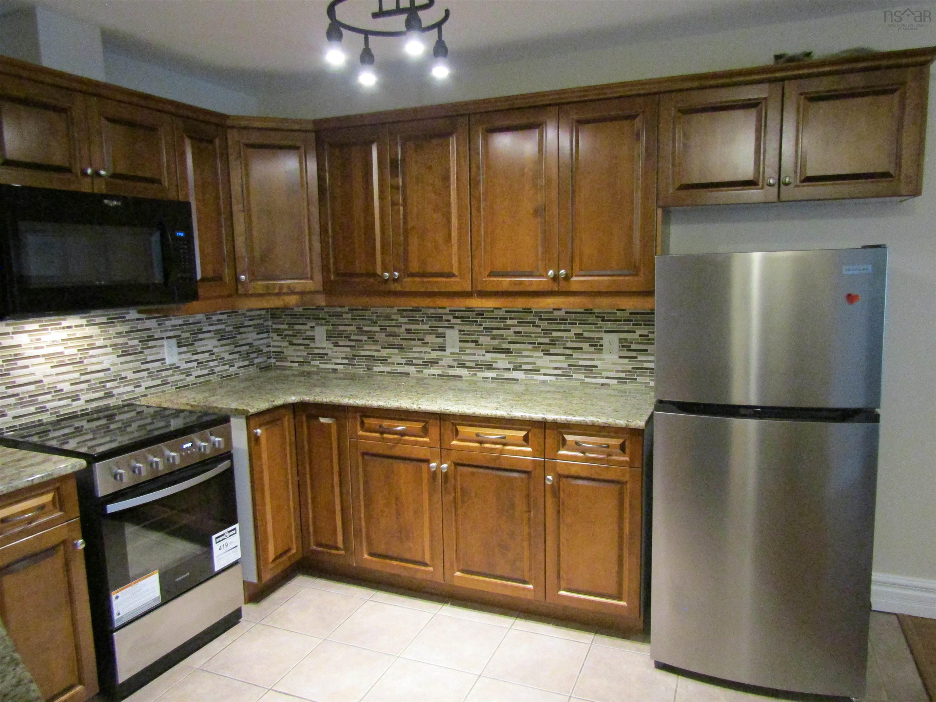 $499,900.00: 205 87 Pebblecreek Crescent, Dartmouth