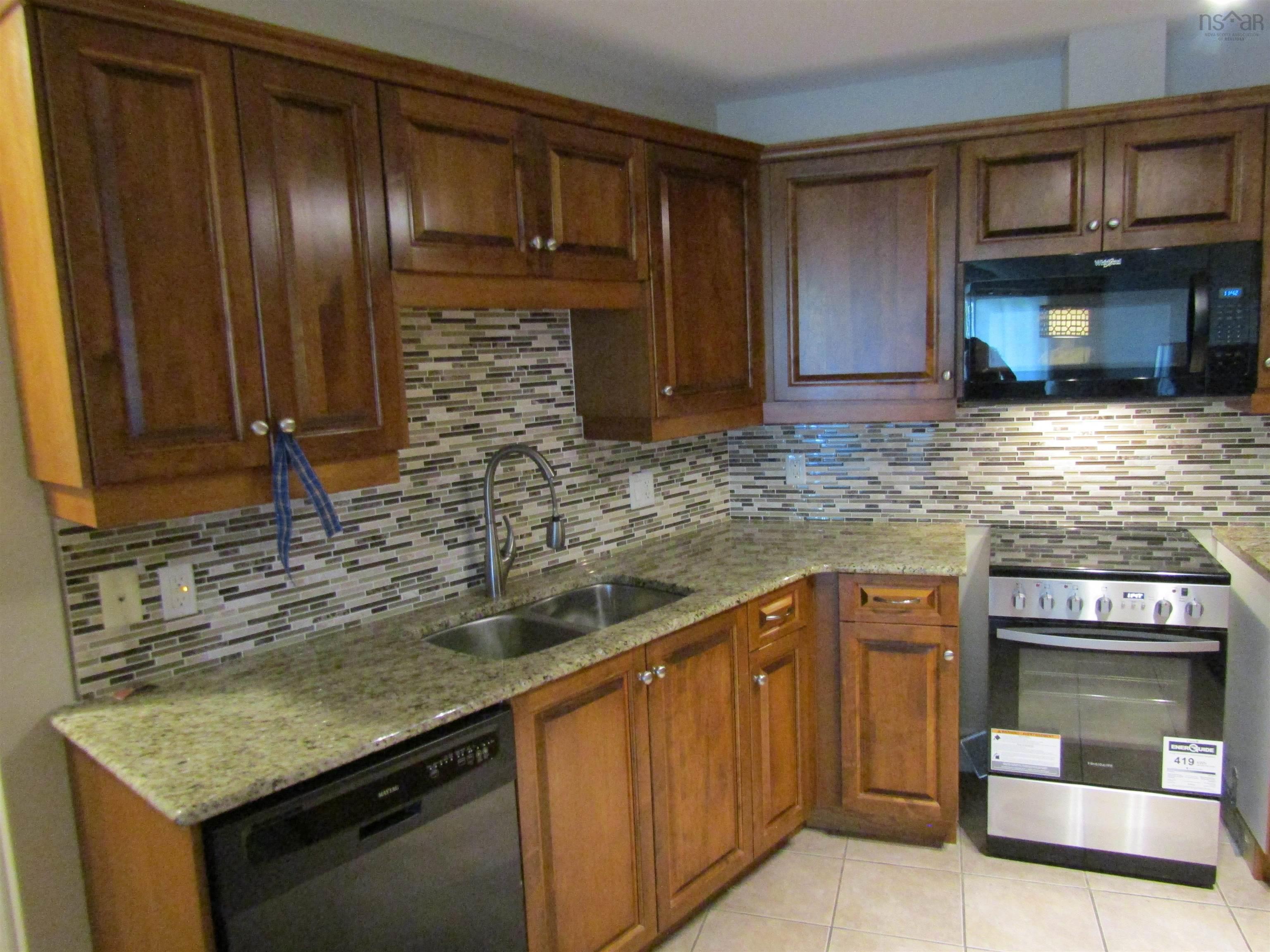 $499,900.00: 205 87 Pebblecreek Crescent, Dartmouth