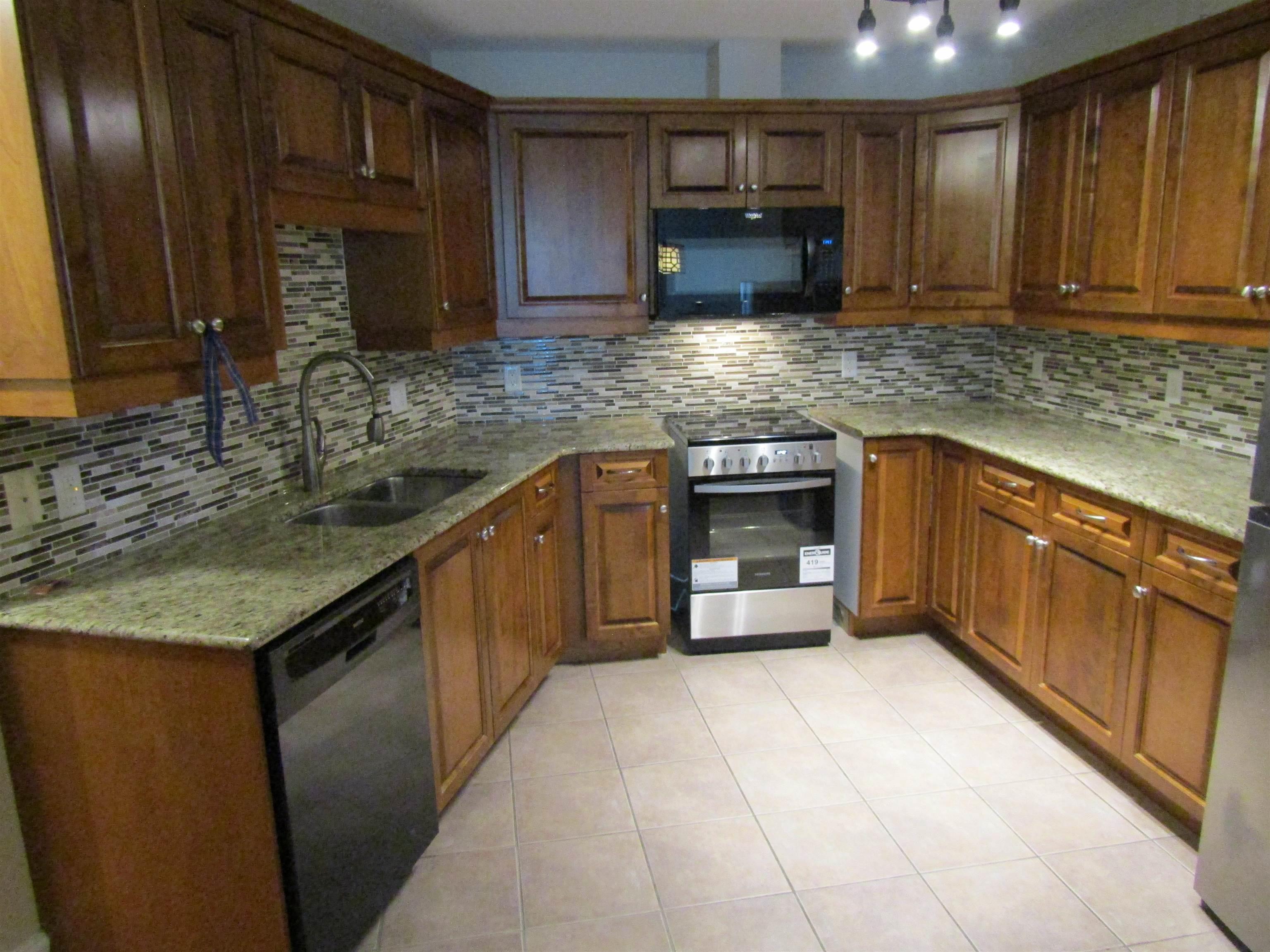 $499,900.00: 205 87 Pebblecreek Crescent, Dartmouth