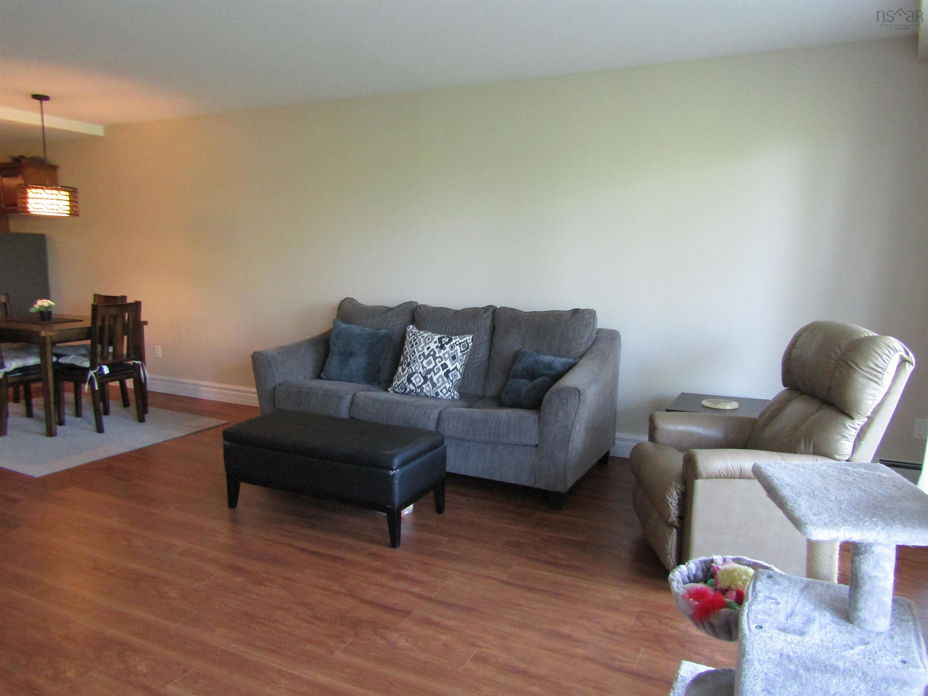 $499,900.00: 205 87 Pebblecreek Crescent, Dartmouth