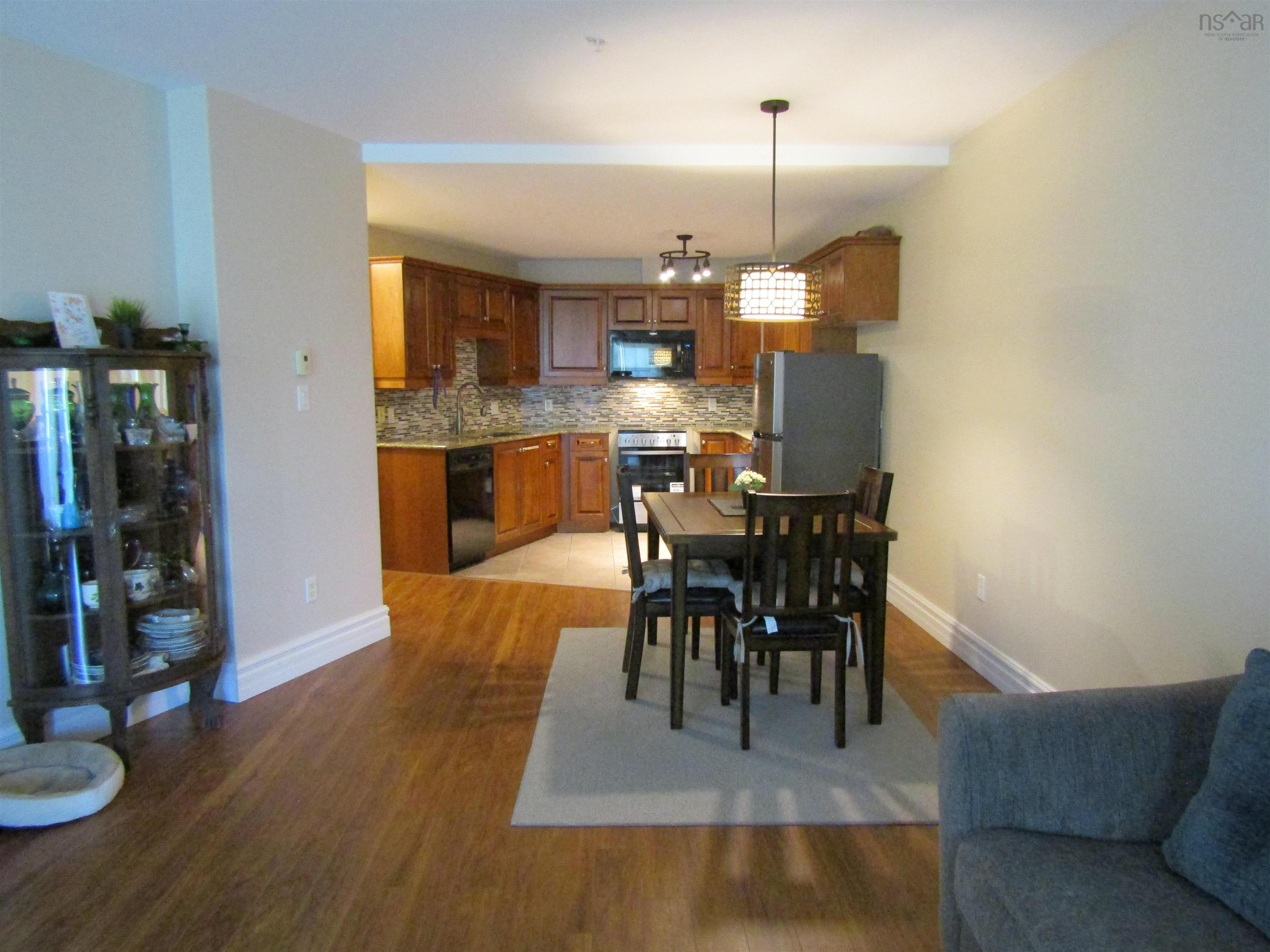 $499,900.00: 205 87 Pebblecreek Crescent, Dartmouth