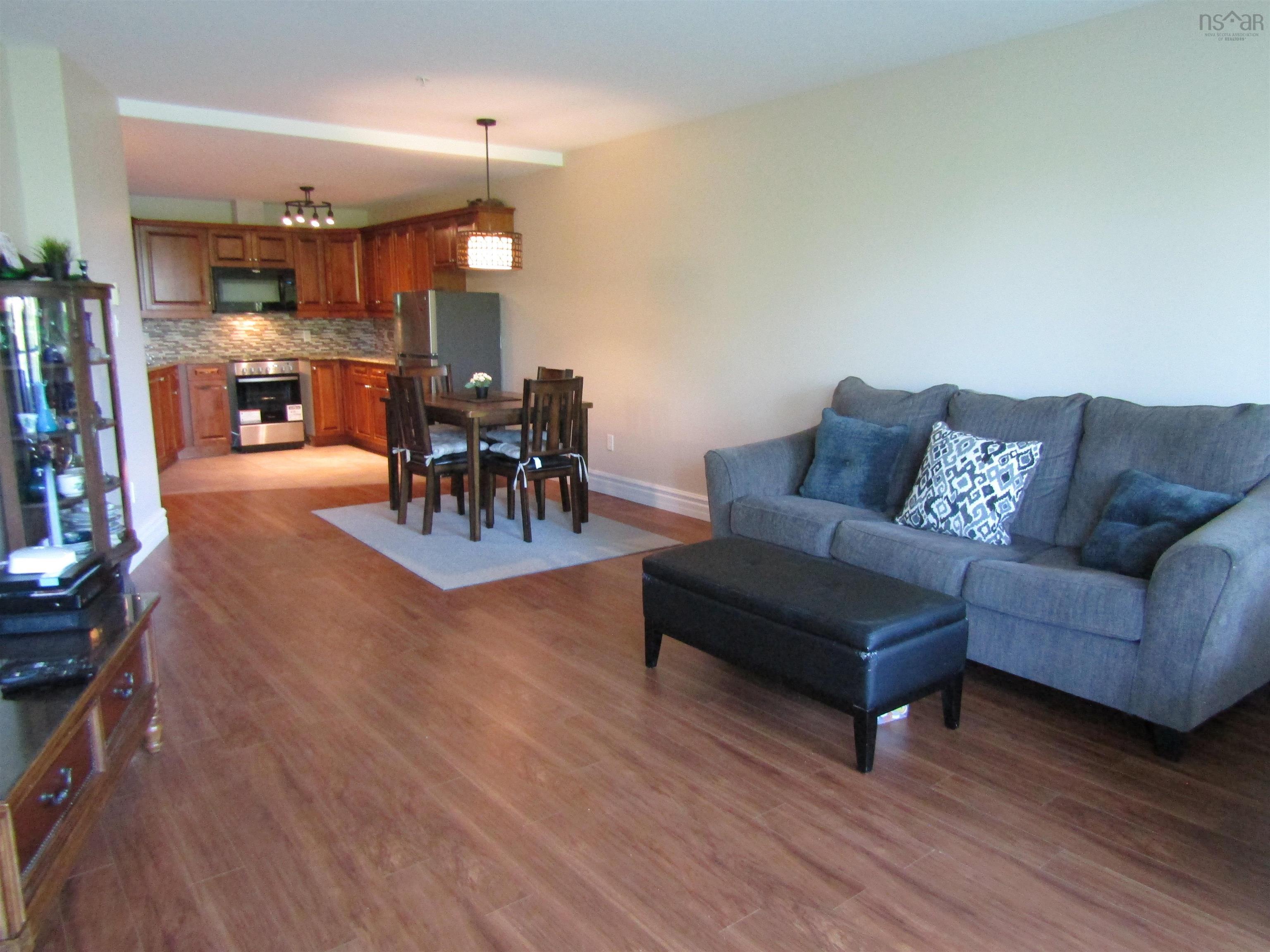 $499,900.00: 205 87 Pebblecreek Crescent, Dartmouth