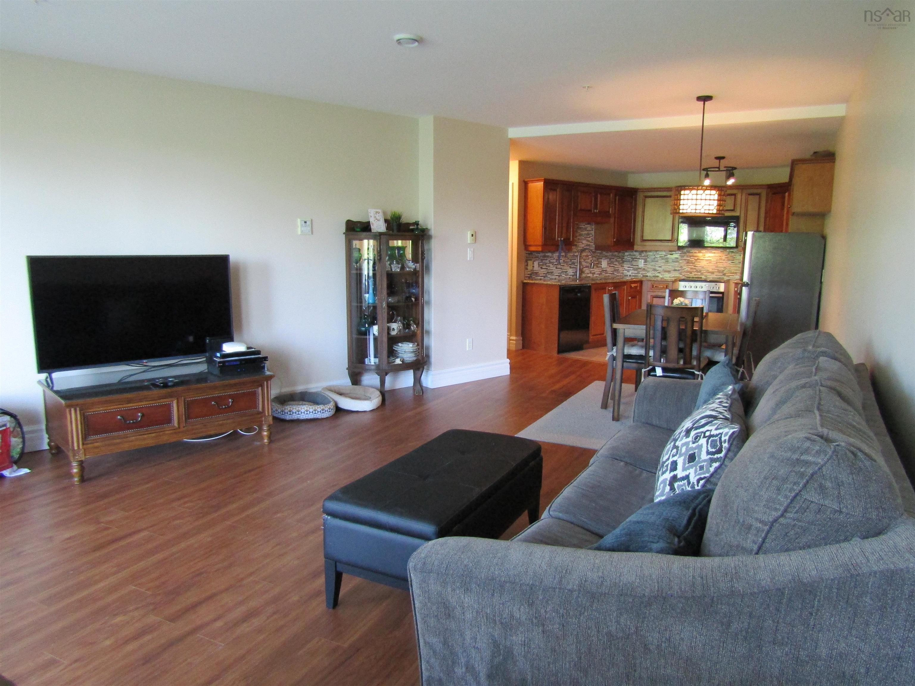 $499,900.00: 205 87 Pebblecreek Crescent, Dartmouth