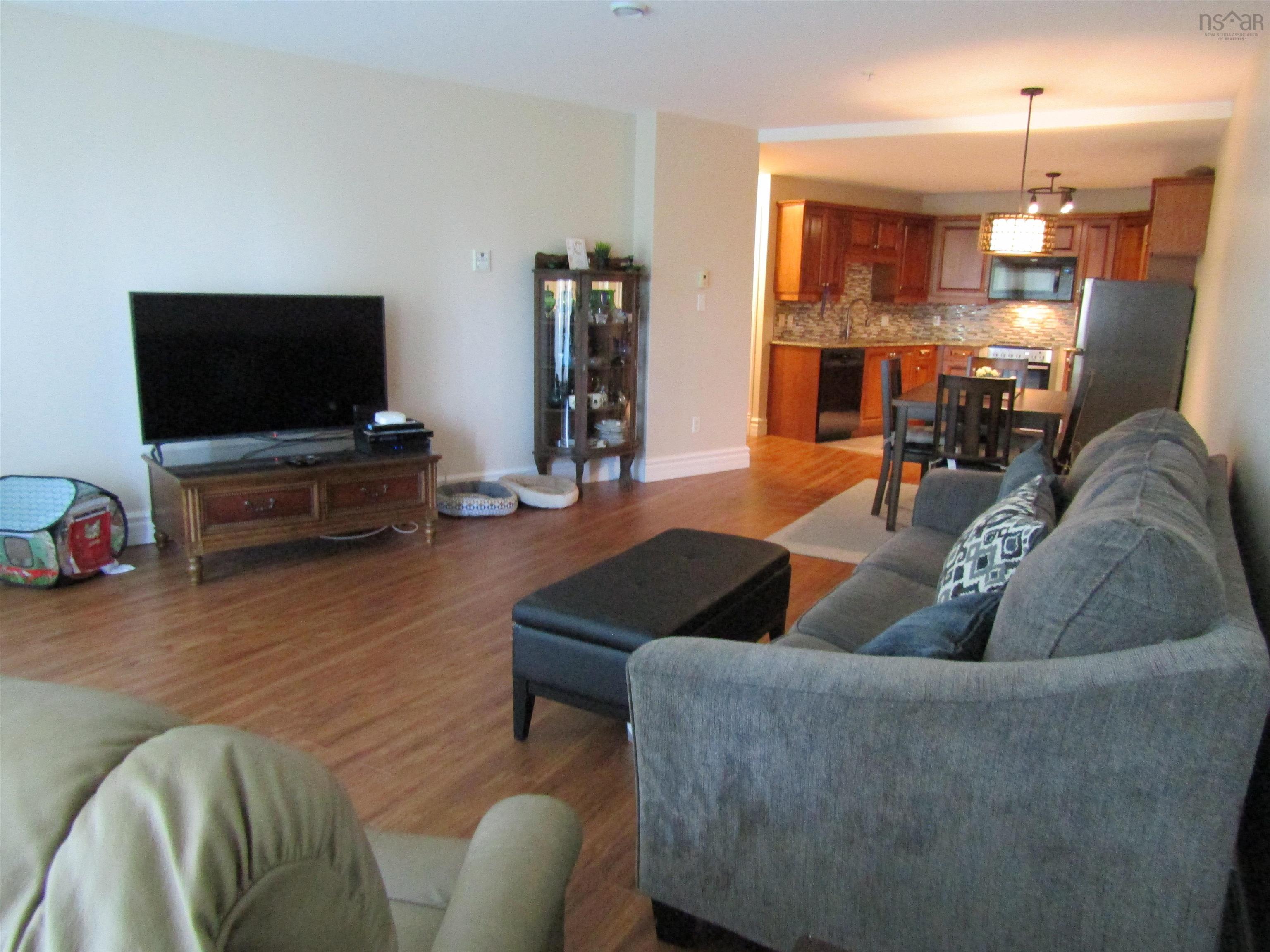 $499,900.00: 205 87 Pebblecreek Crescent, Dartmouth