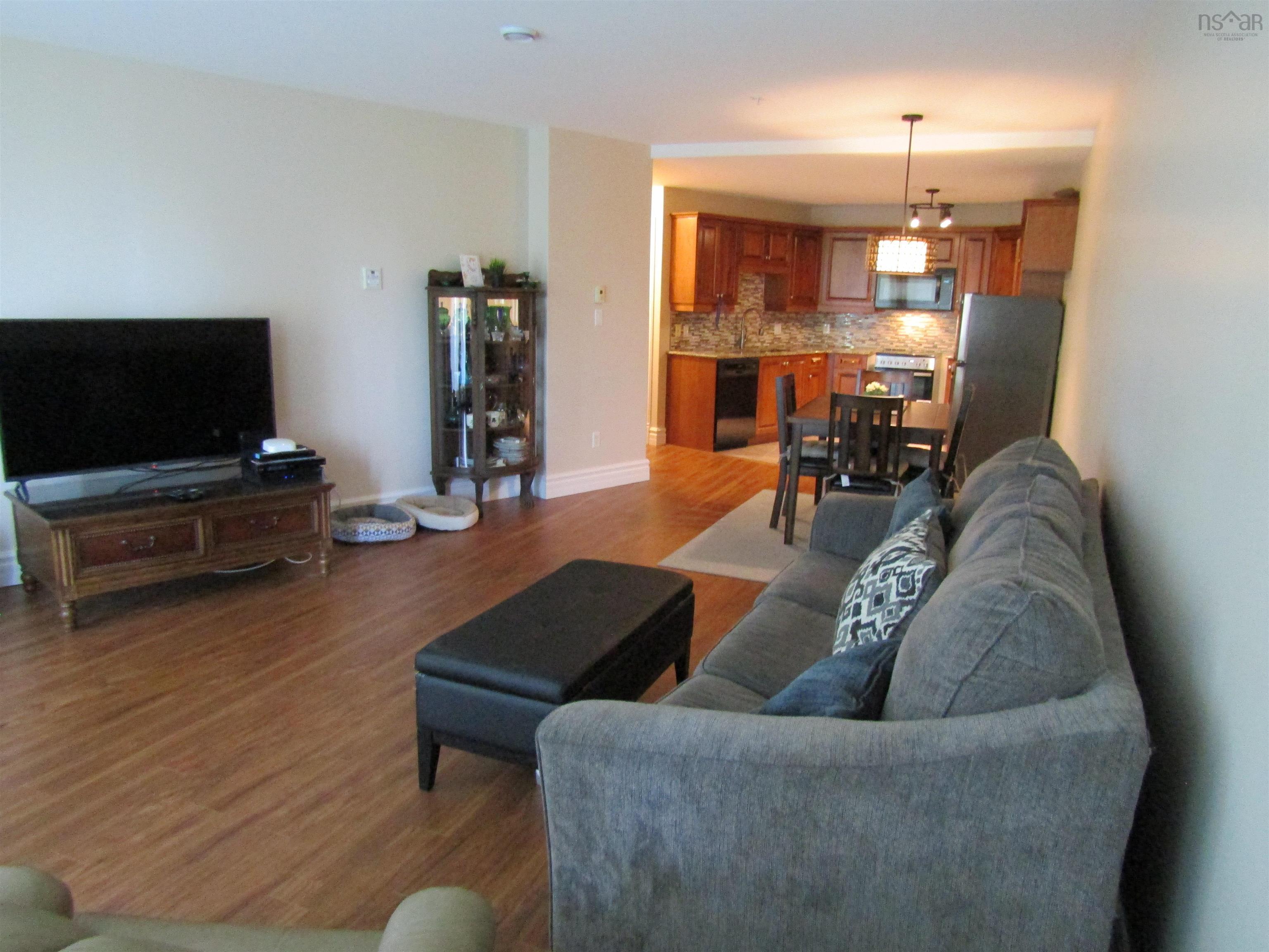 $499,900.00: 205 87 Pebblecreek Crescent, Dartmouth